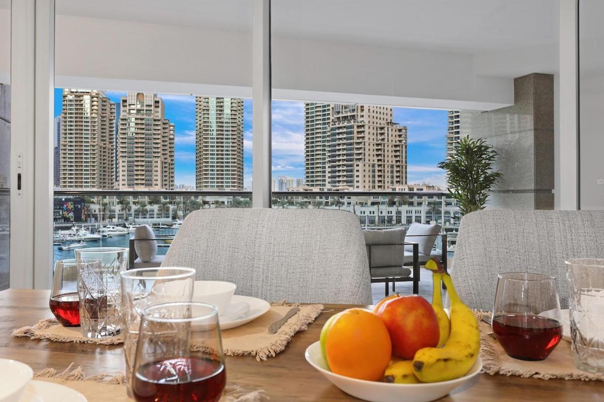 Apartment First Class 1br Inviting Marina Views