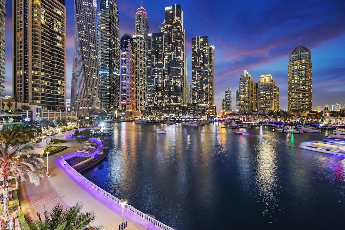 Apartment First Class 1br Inviting Marina Views