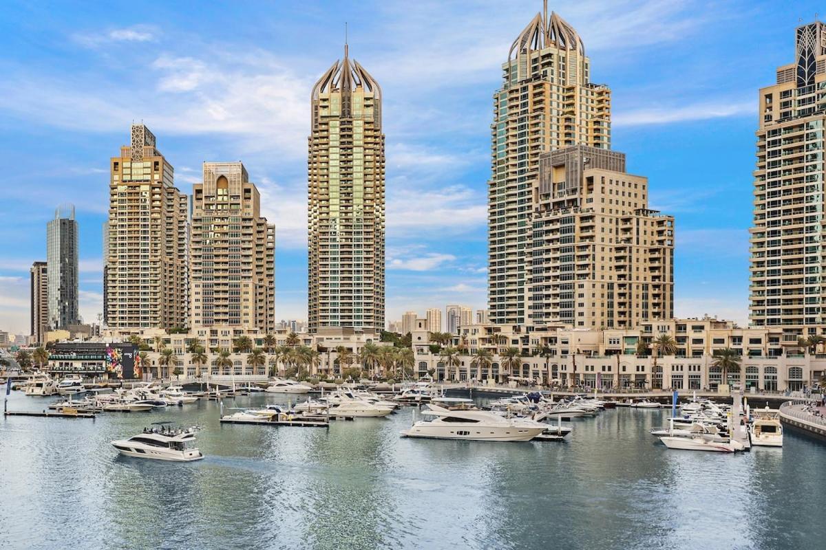First Class 1br Inviting Marina Views Apartment
