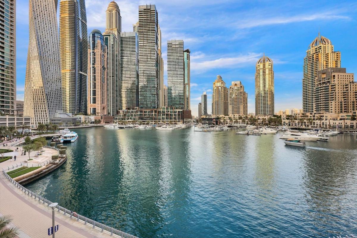 First Class 1br Inviting Marina Views * Dubai