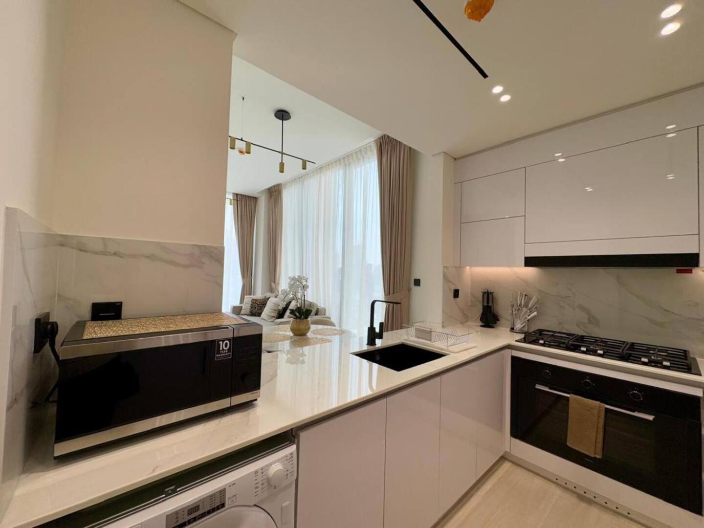 Luxurious 2br With Private Pool In Jvc *