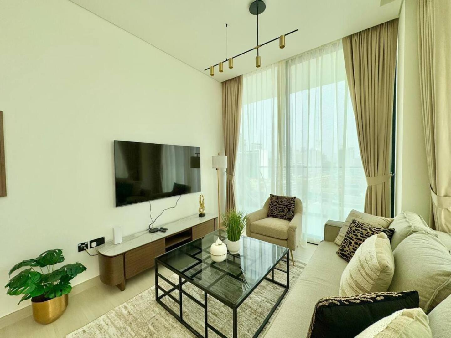Apartment Luxurious 2br With Private Pool In Jvc