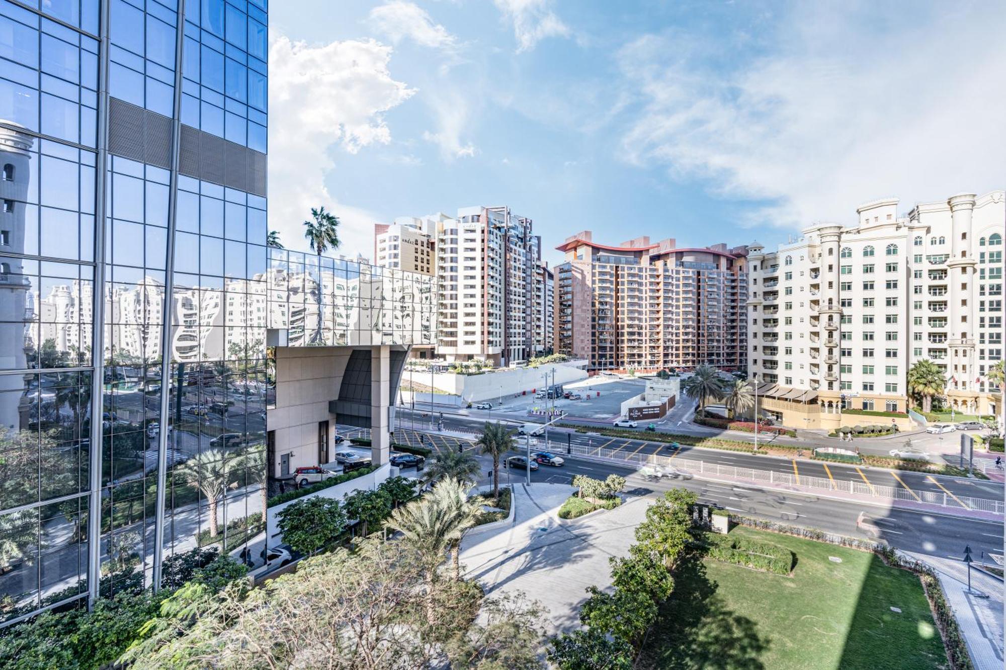 Incredible Palm Next To Mall With Access Apartment Dubai