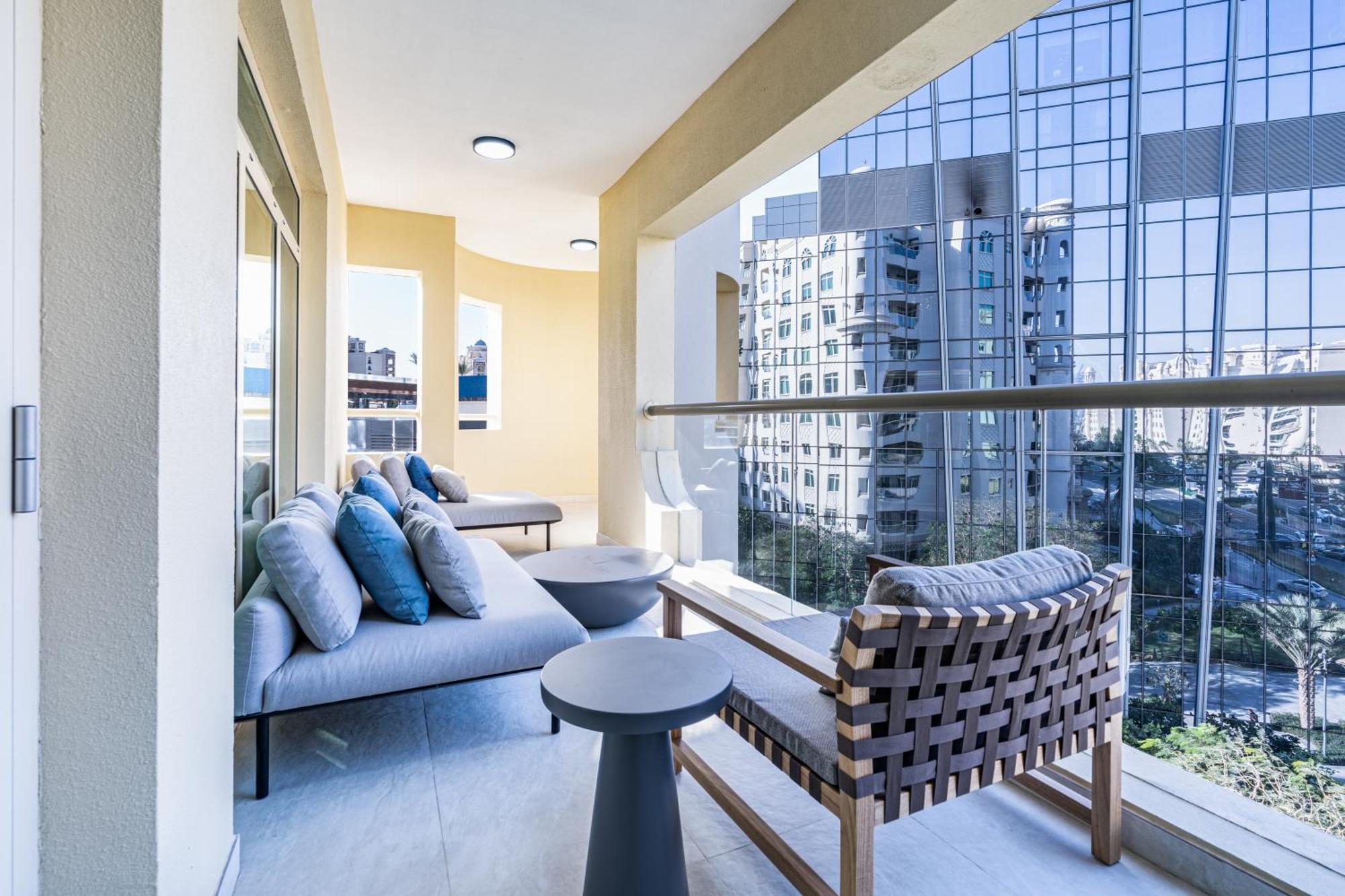 Apartment Incredible Palm Next To Mall With Access *