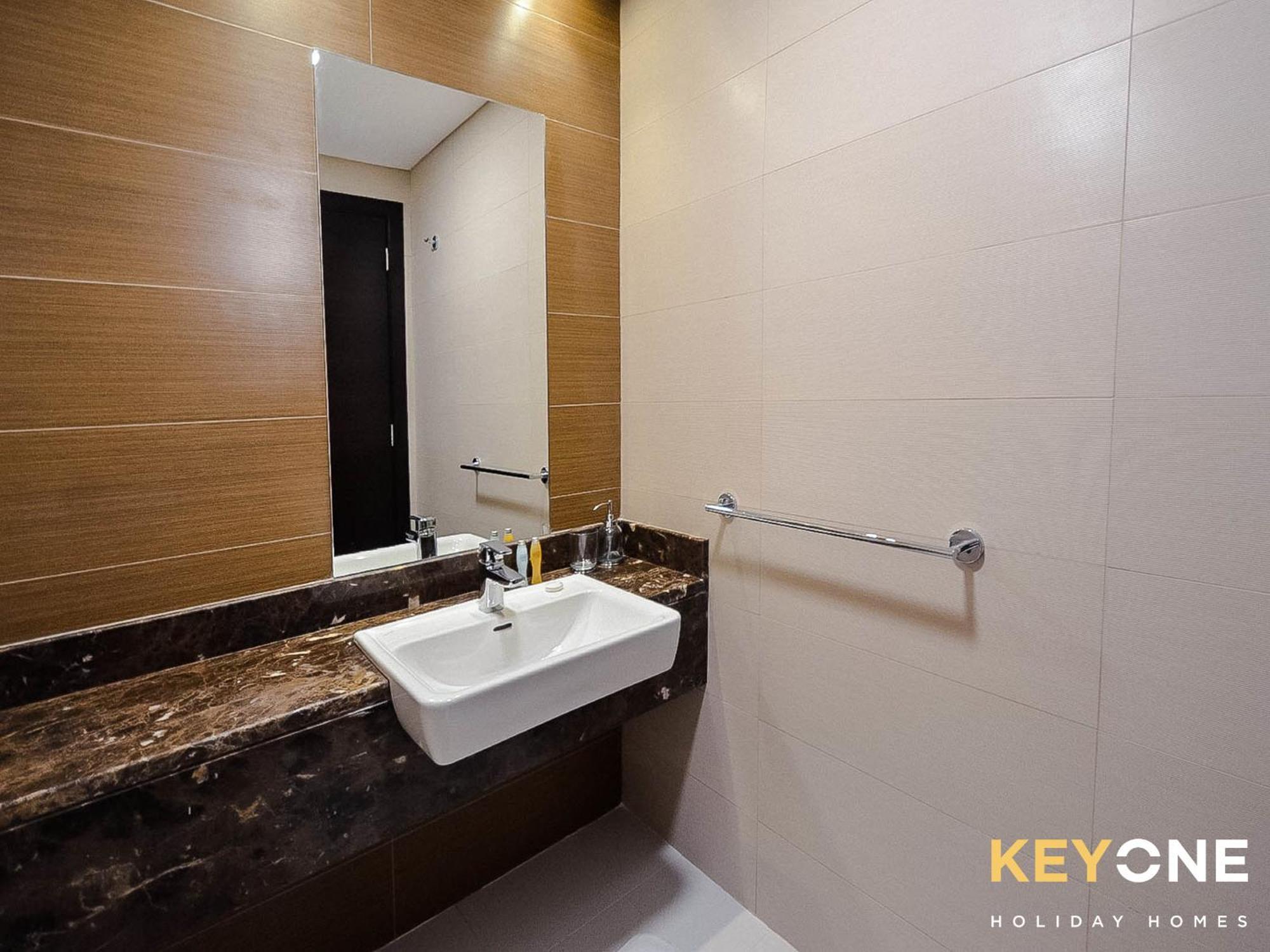 Apartment Sophisticated One Bedroom With Full Marina View Dubai