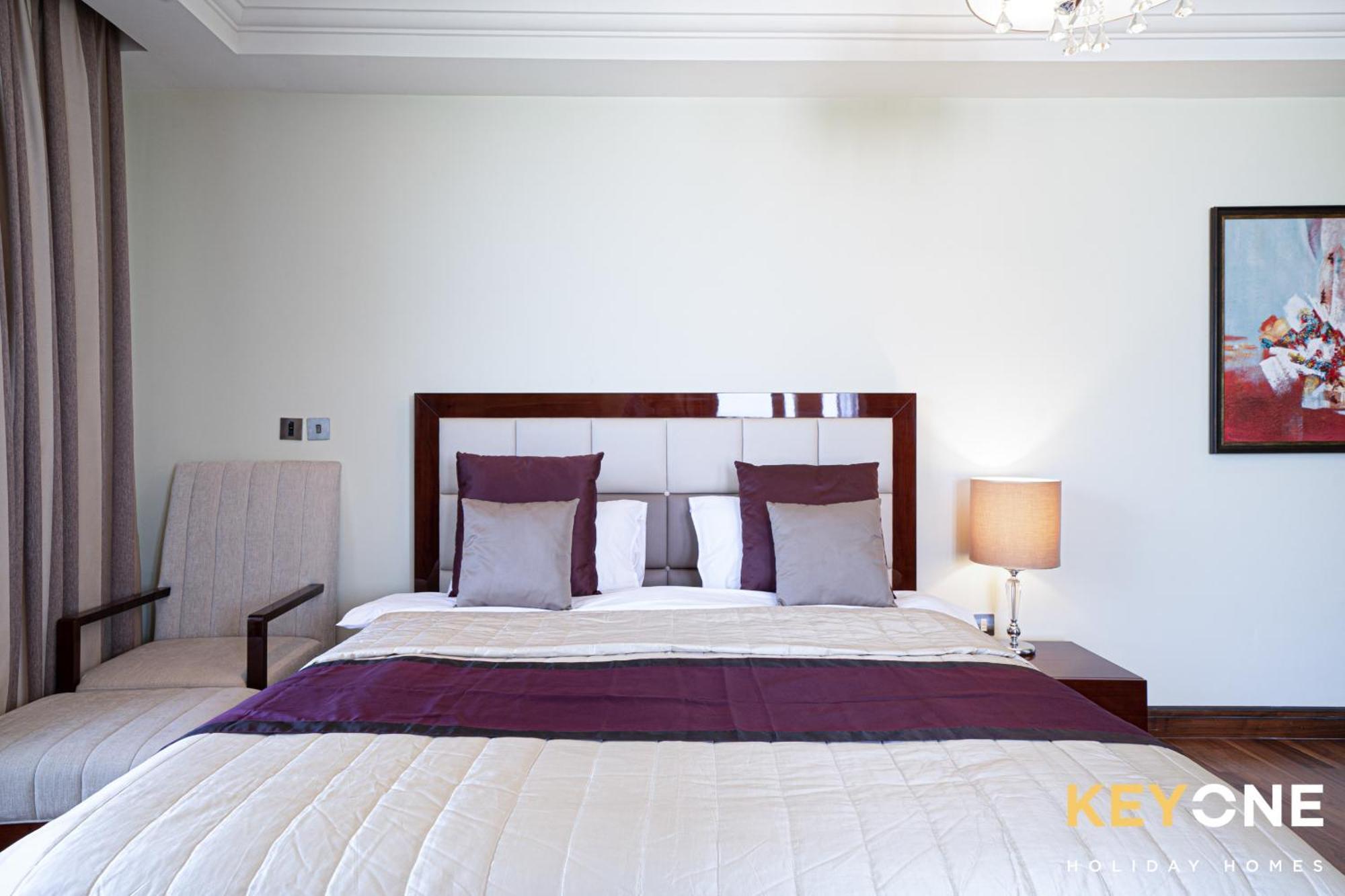 Two Bedroom And Small Room With Beach Access Dubai