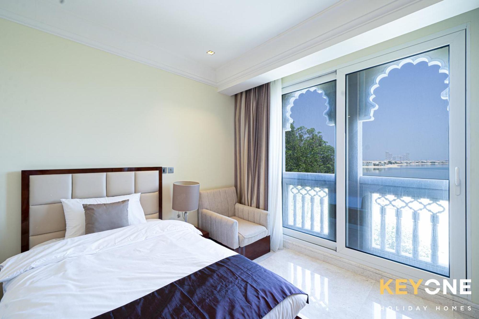 Two Bedroom And Small Room With Beach Access *