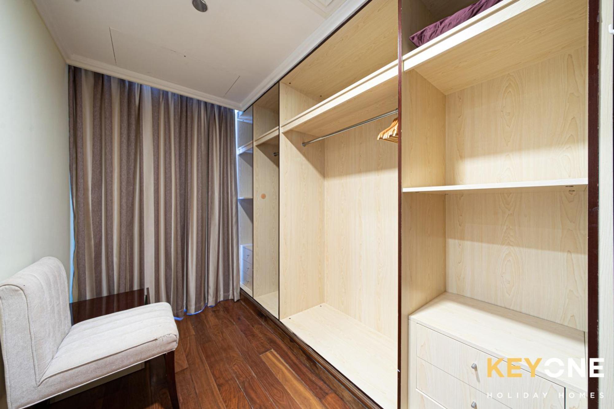 Two Bedroom And Small Room With Beach Access Apartment *