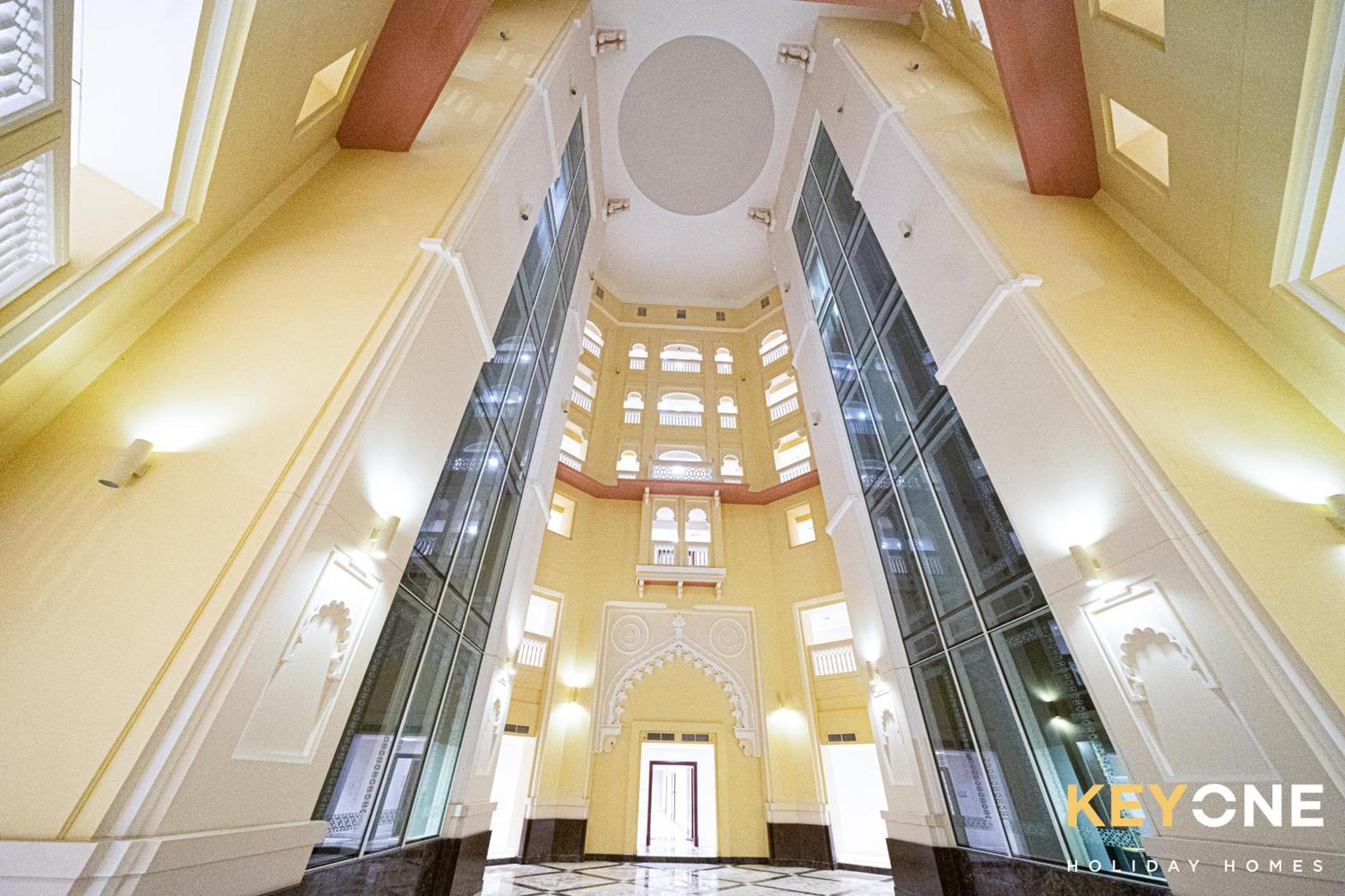 Two Bedroom And Small Room With Beach Access Apartment Dubai