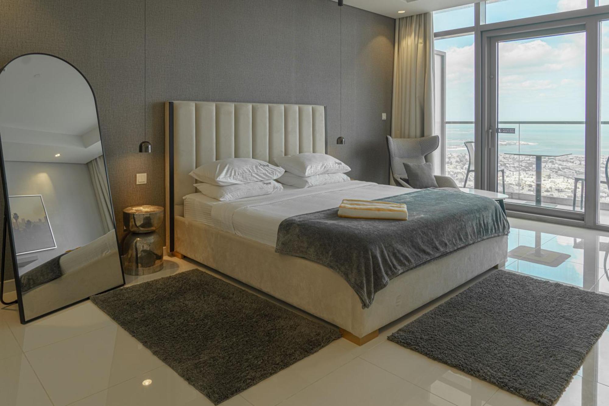 Paramount Tower And Residences With Infinity Sky Pool * Dubai