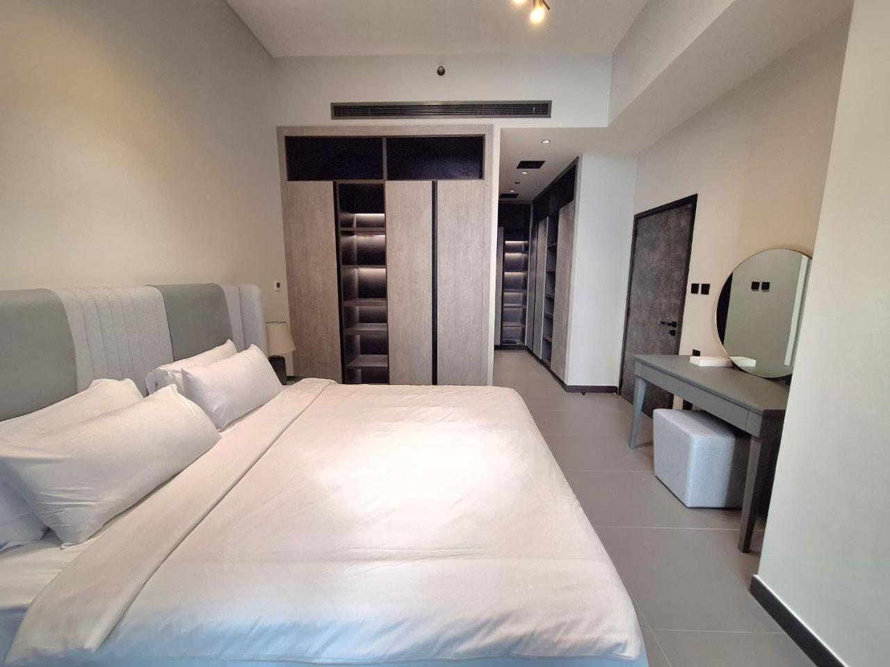 Jumeirah Towers Stunning View Mbl Royal Apartment *