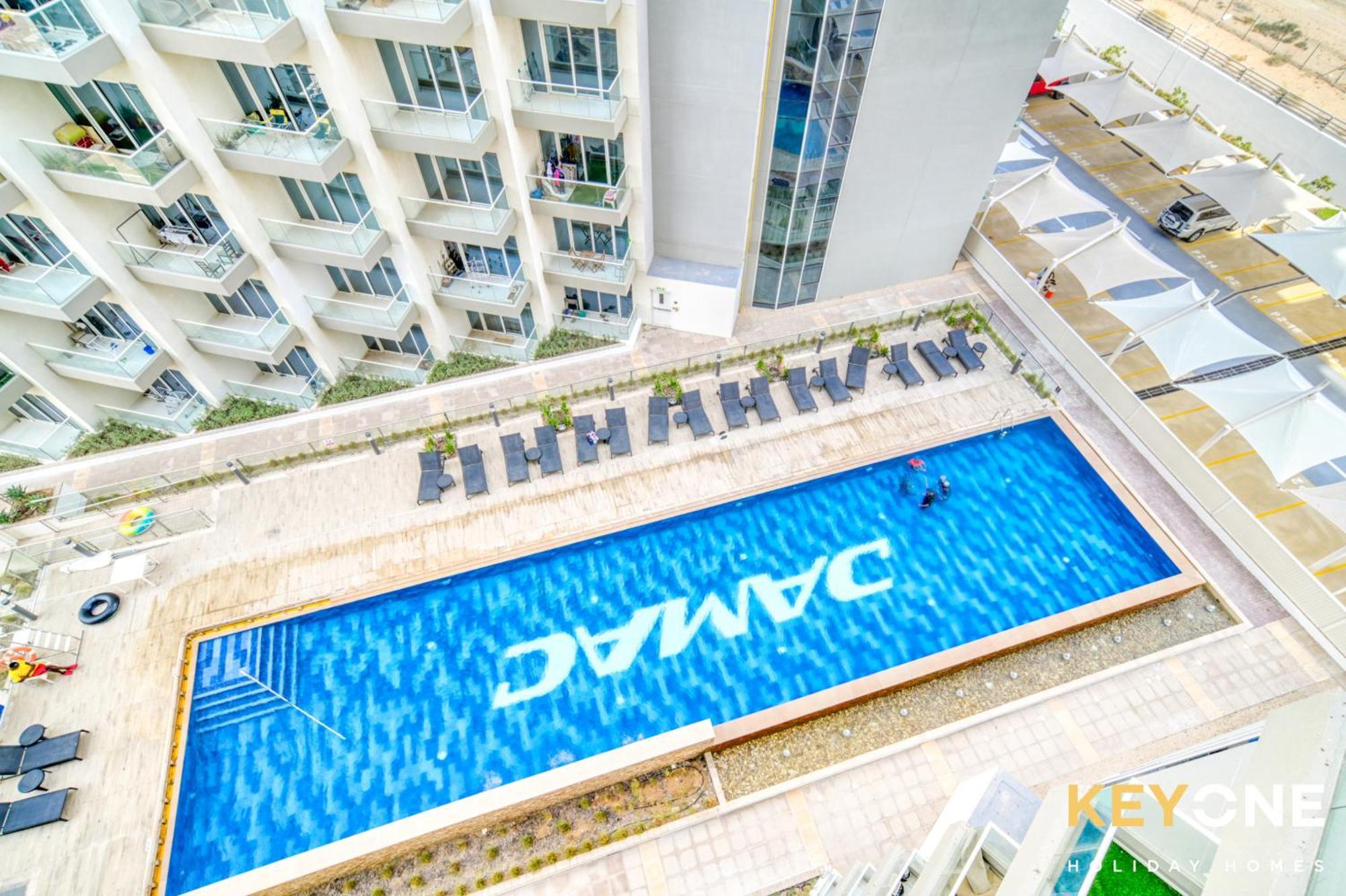 Modish One Bedroom Apartment *