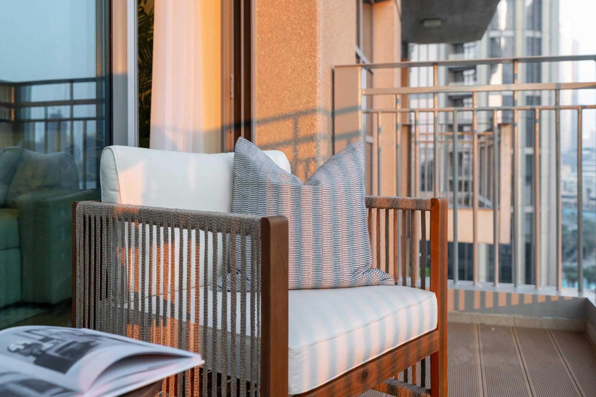 Stylish 1br In Downtown With Fountain Views
