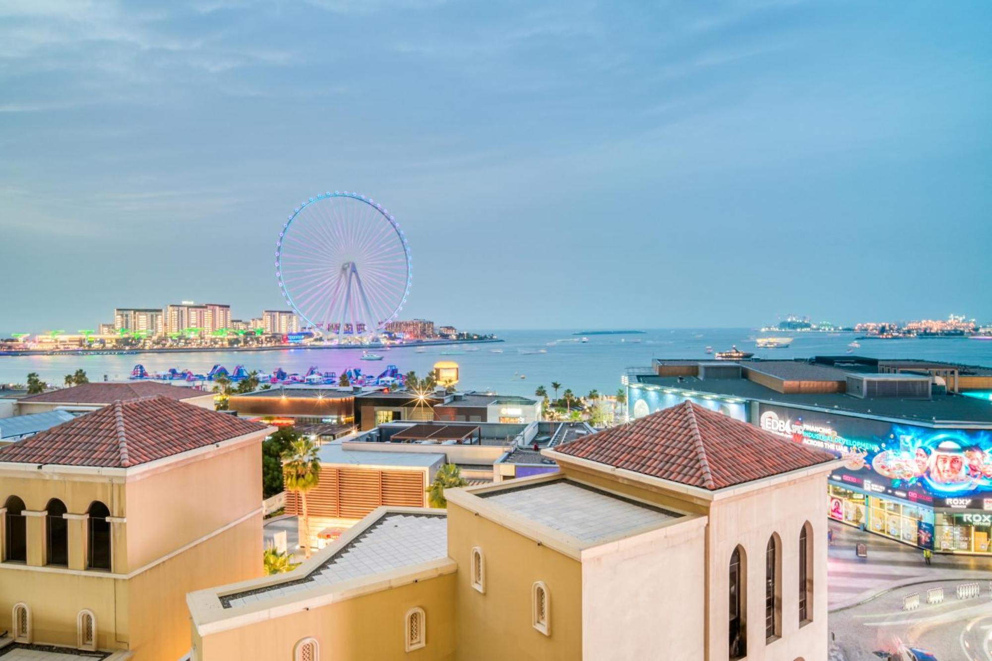 The Jbr Grand Luxury Sea View 4 Bedroom Apartment