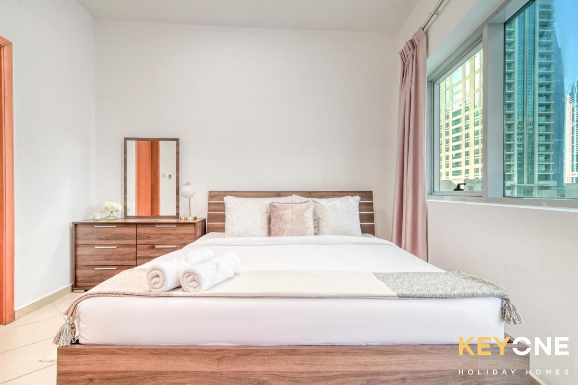 Apartment Elegant Two Bedroom In Dubai Marina Dubai