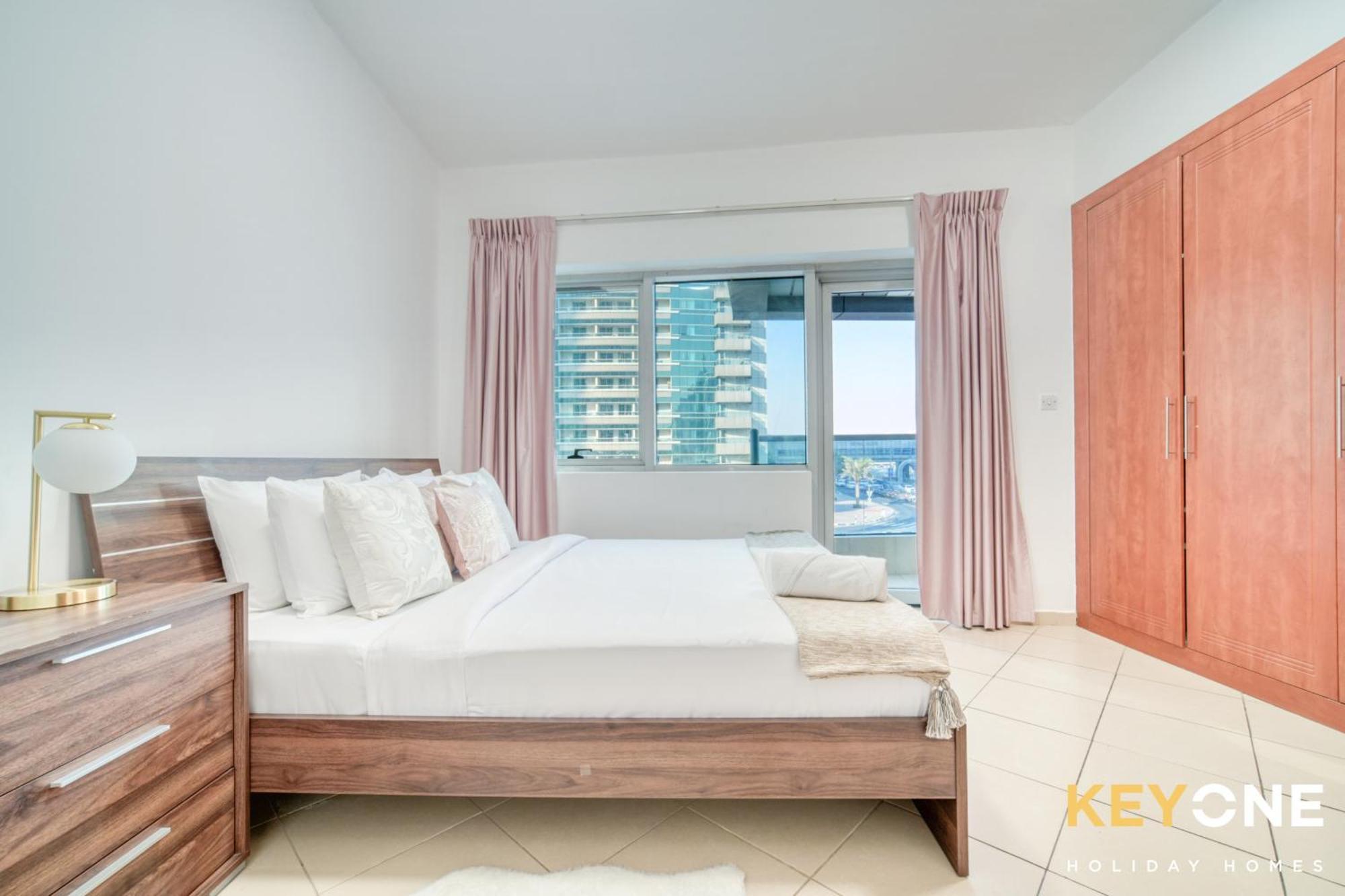 Elegant Two Bedroom In Dubai Marina * Dubai