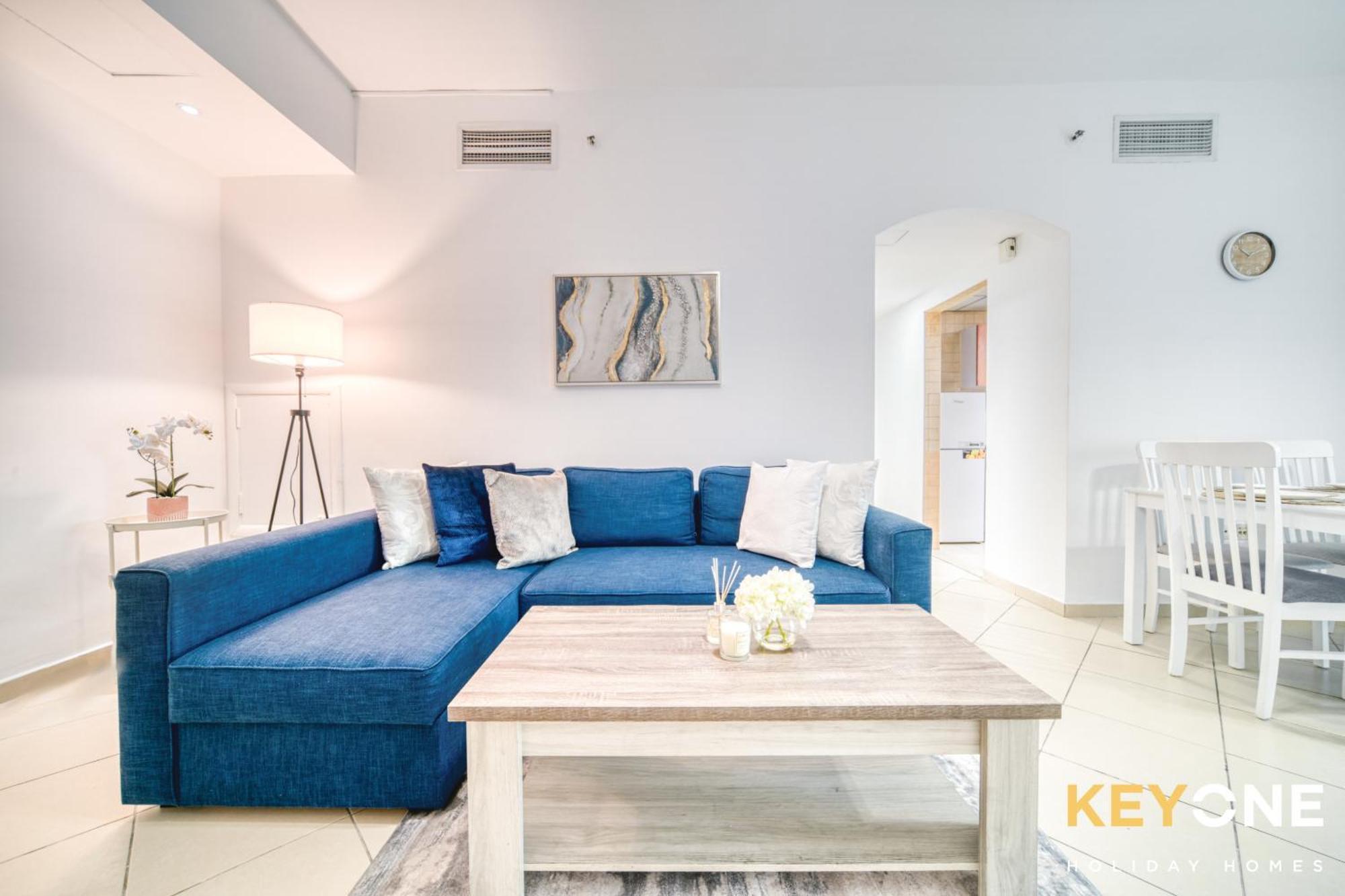 Elegant Two Bedroom In Dubai Marina Apartment