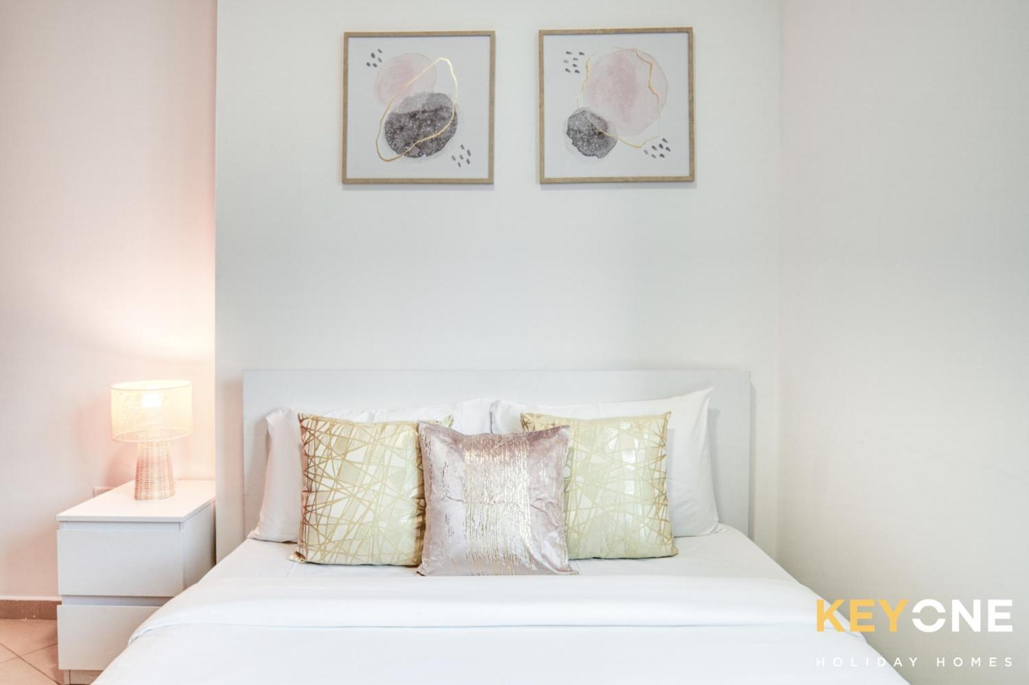 Elegant Two Bedroom In Dubai Marina