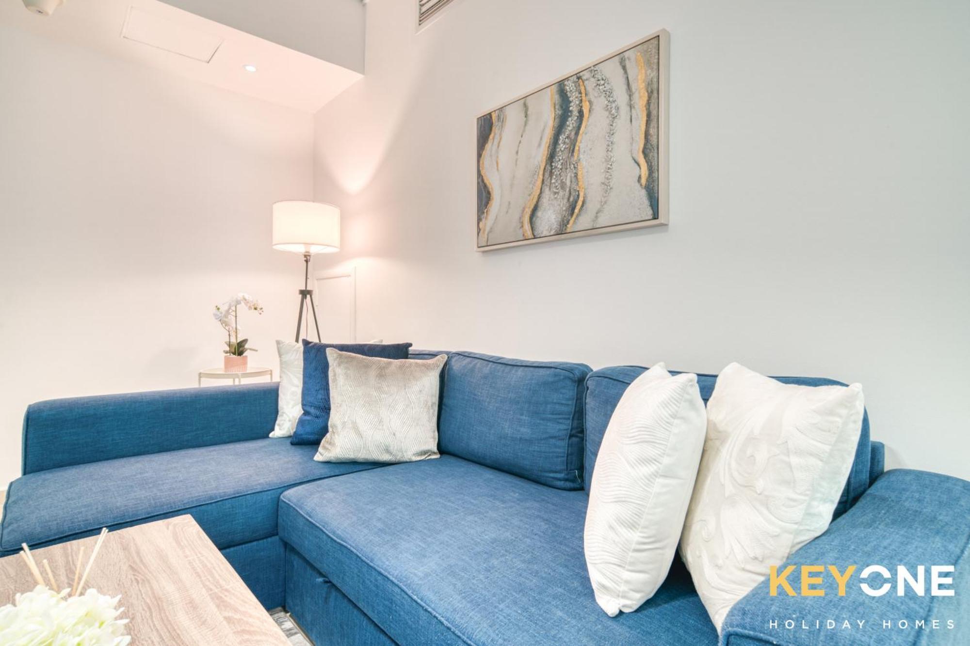 Elegant Two Bedroom In Dubai Marina Apartment