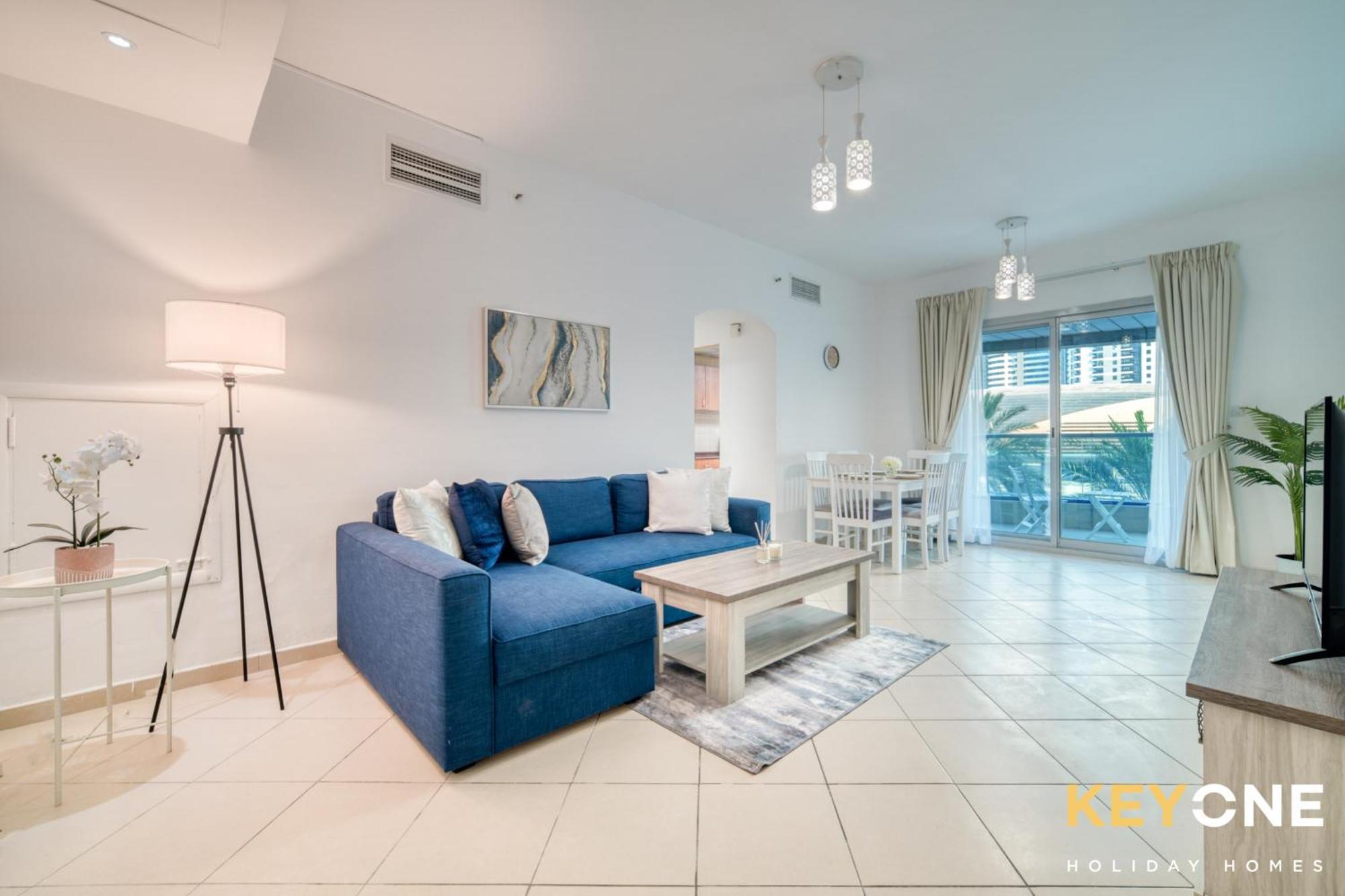 Elegant Two Bedroom In Dubai Marina Apartment *
