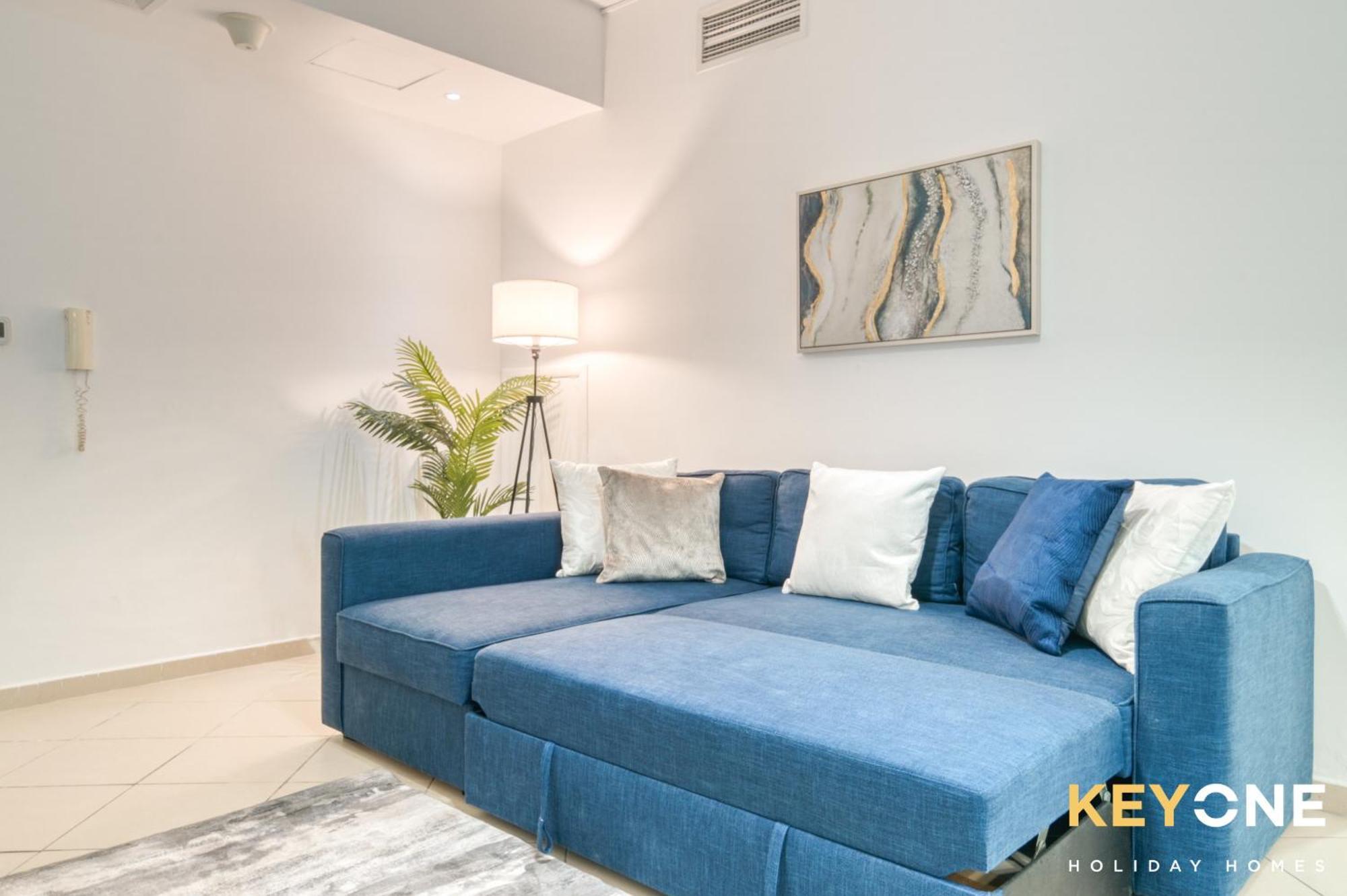 Elegant Two Bedroom In Dubai Marina *