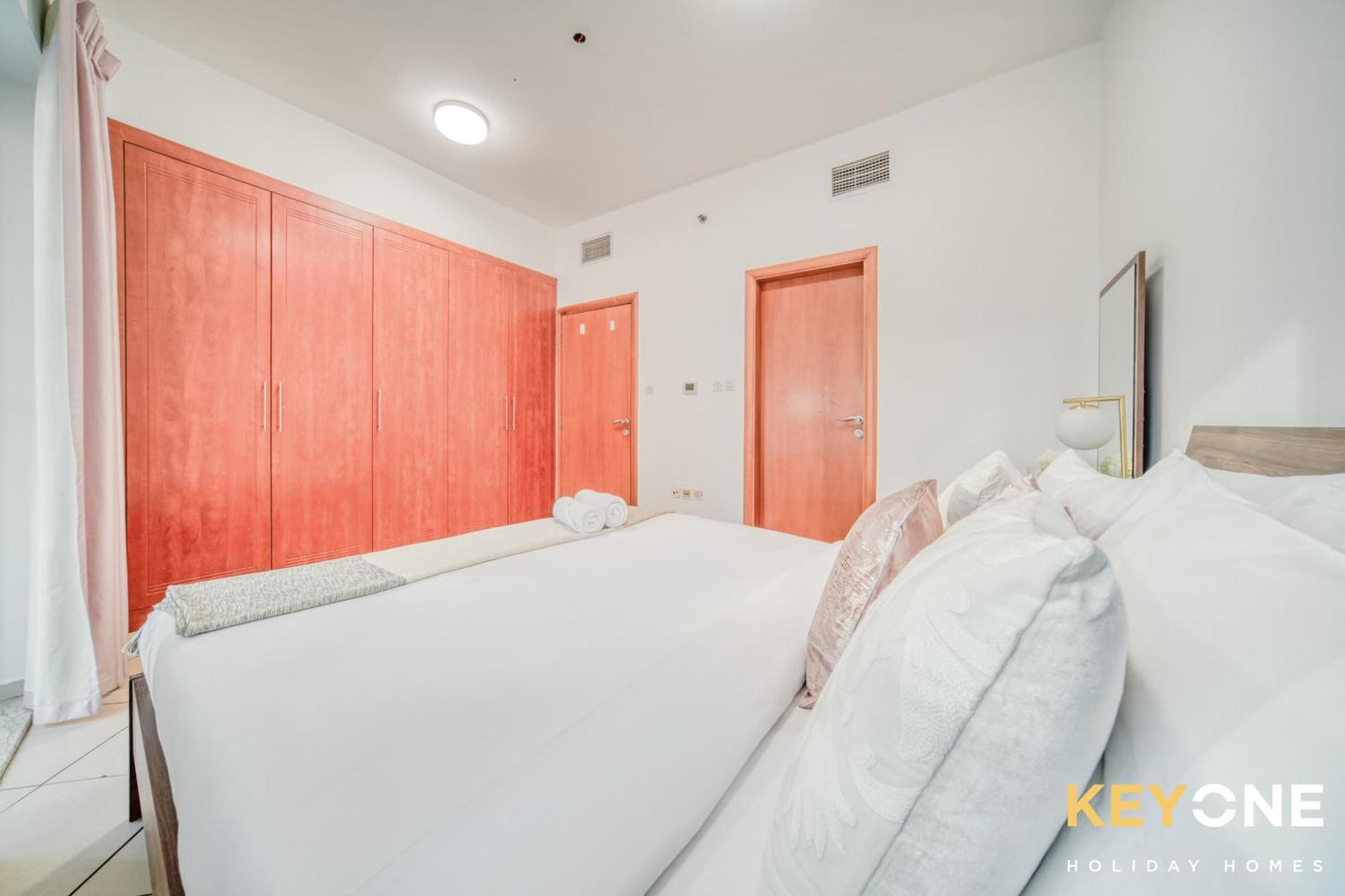 Apartment Elegant Two Bedroom In Dubai Marina