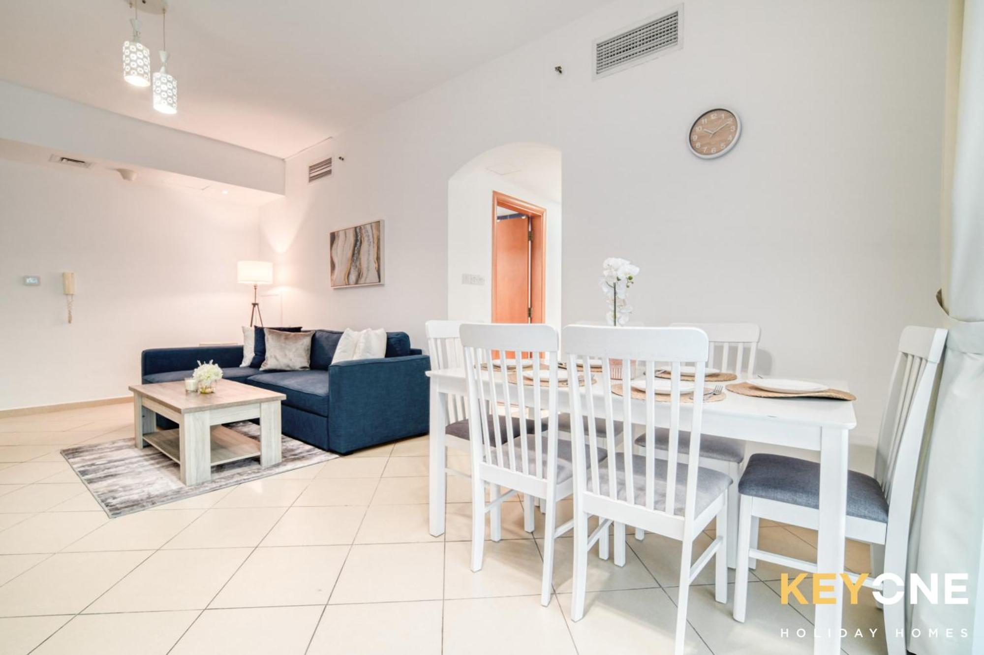 Elegant Two Bedroom In Dubai Marina *