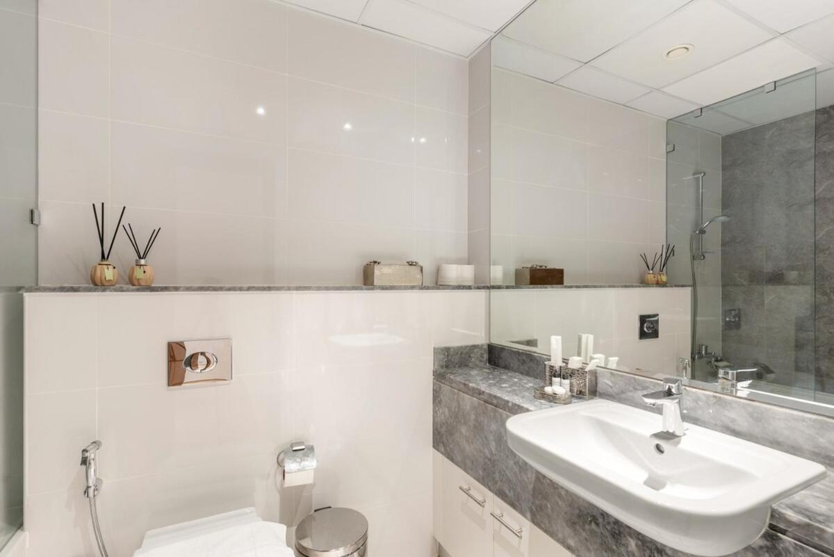 First Class 2br Stylish With Stunning Views *