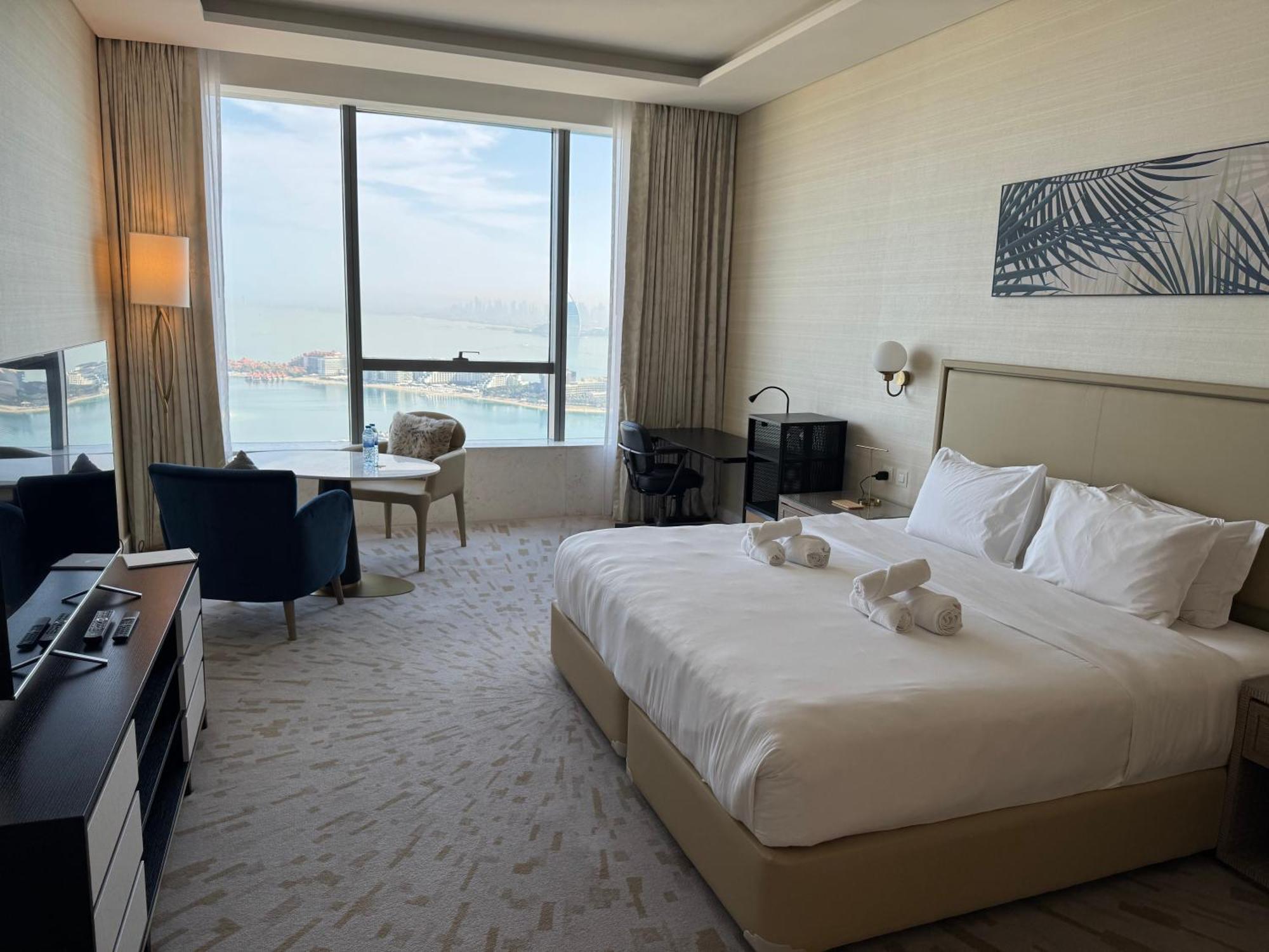 Gorgeous Palm View Apartment Dubai