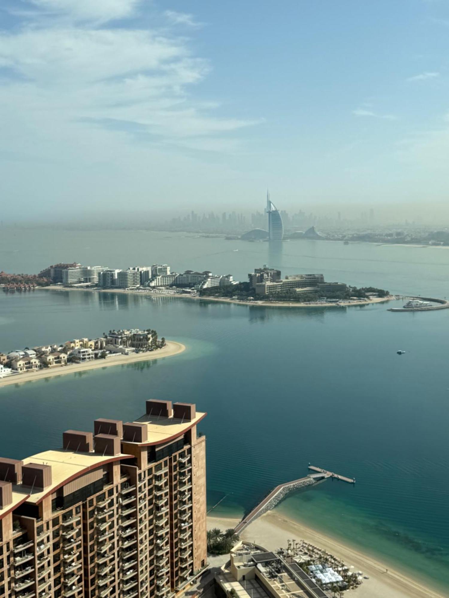 Gorgeous Palm View Apartment Dubai