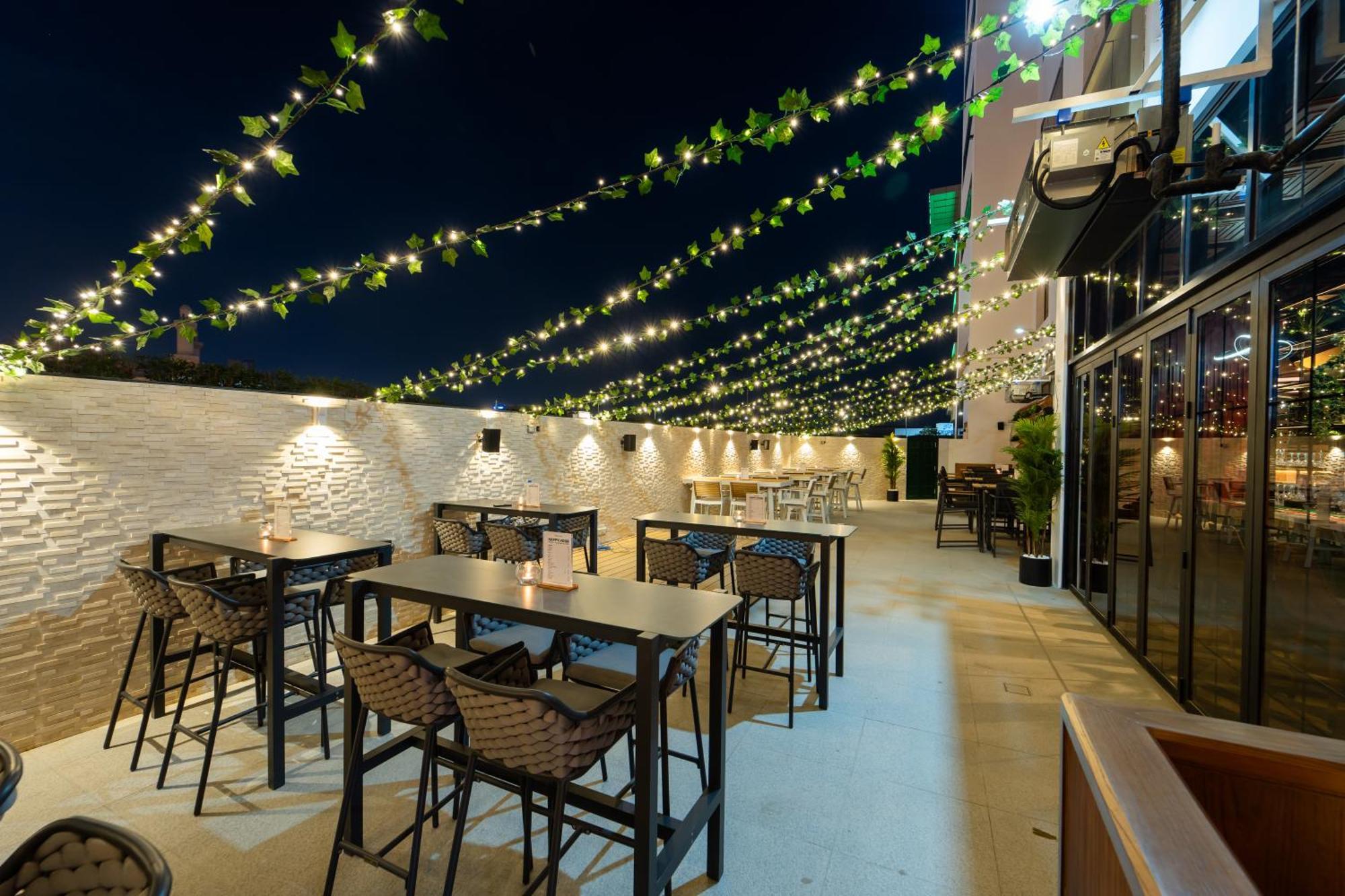 Four Points By Sheraton Production City, 4*