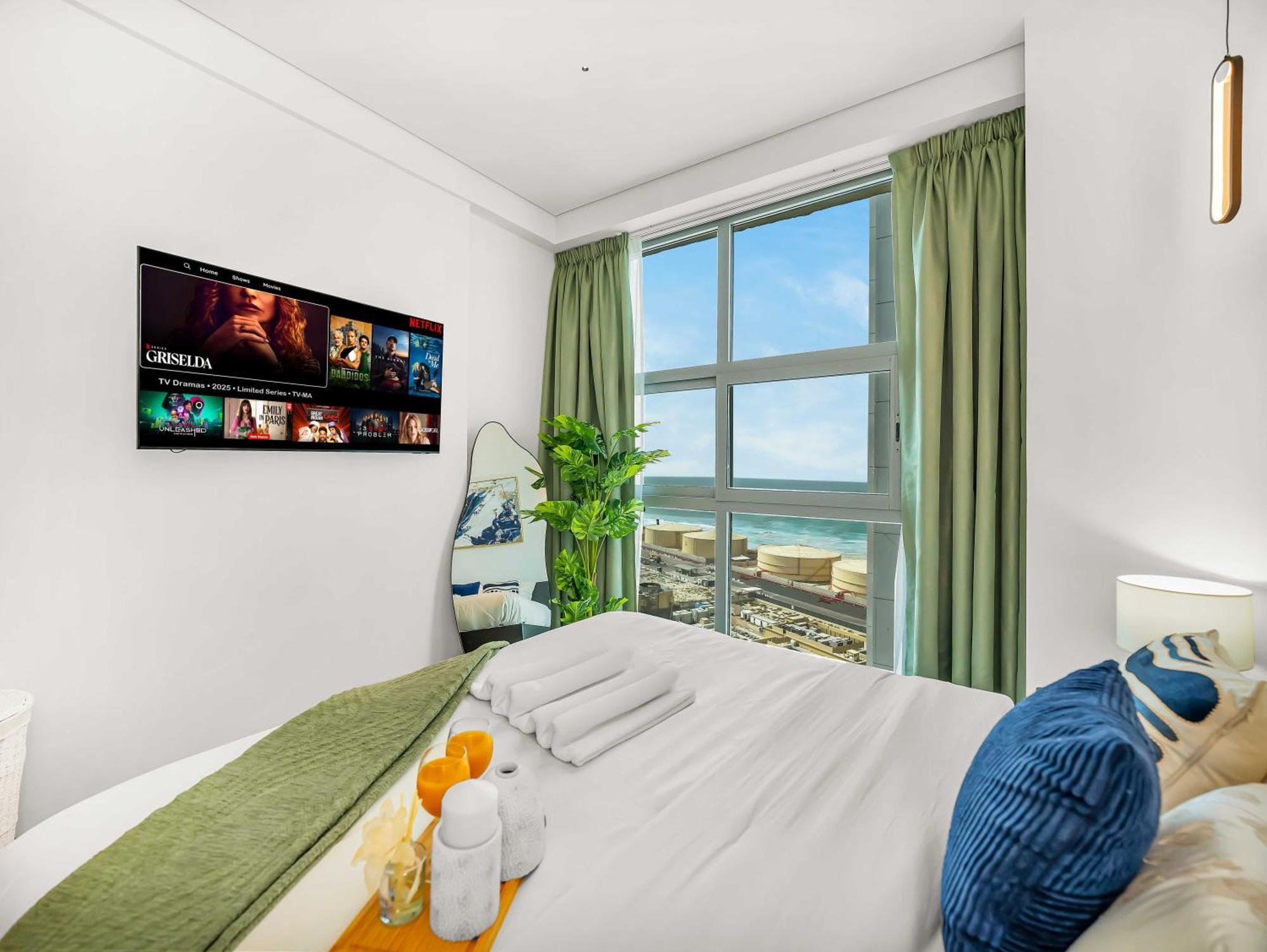 Luxurious 2br Marina View Apartment