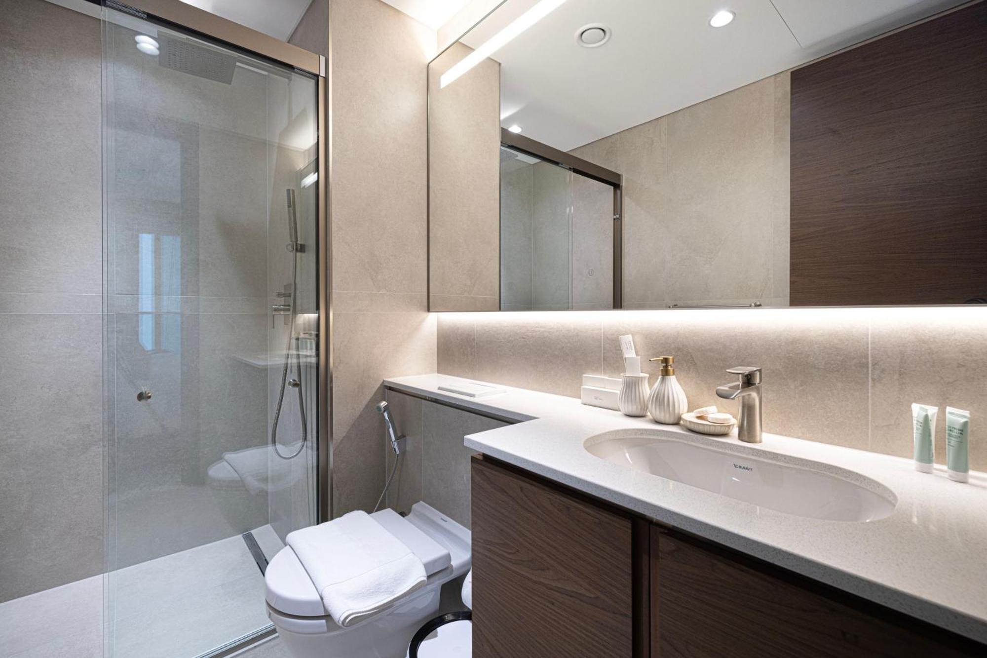 Chic 2br Creek Vista, Near Downtown, Burj Khalifa And Mall Apartment *