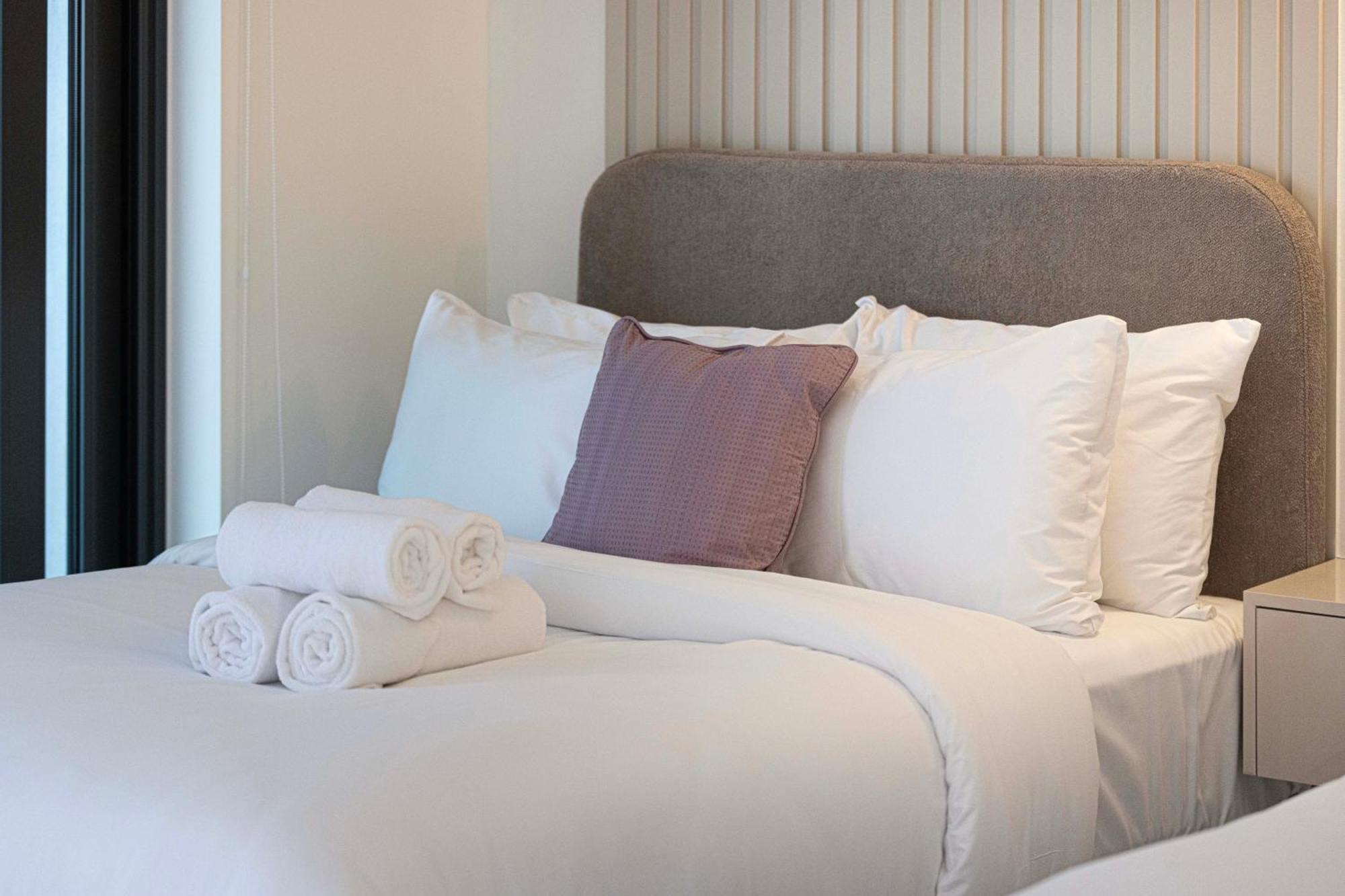 Chic 2br Creek Vista, Near Downtown, Burj Khalifa And Mall Apartment *
