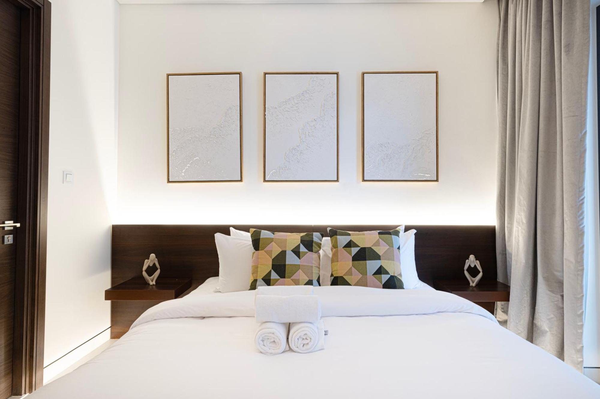 Apartment Chic 2br Creek Vista, Near Downtown, Burj Khalifa And Mall