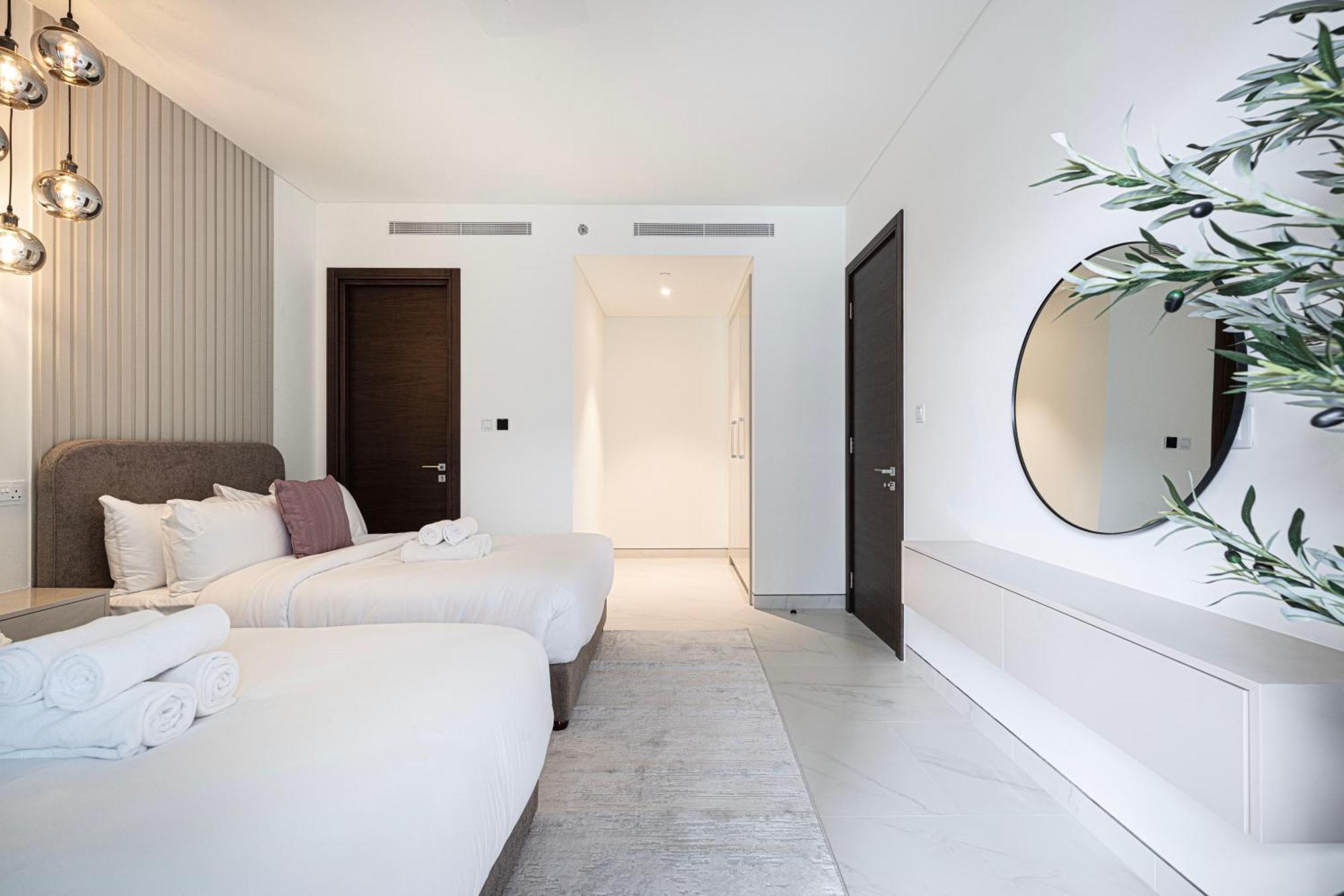 Chic 2br Creek Vista, Near Downtown, Burj Khalifa And Mall *