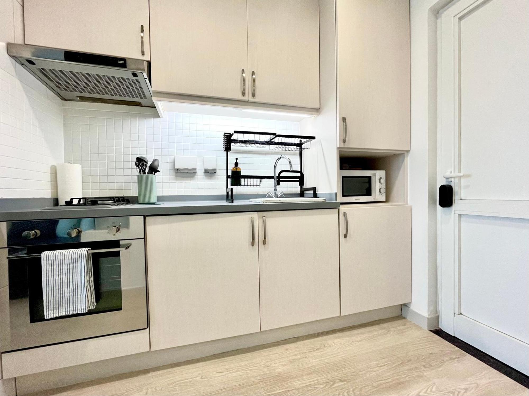 Upgraded & Cozy Boutique In Palm Jumeirah Pv7 Apartment