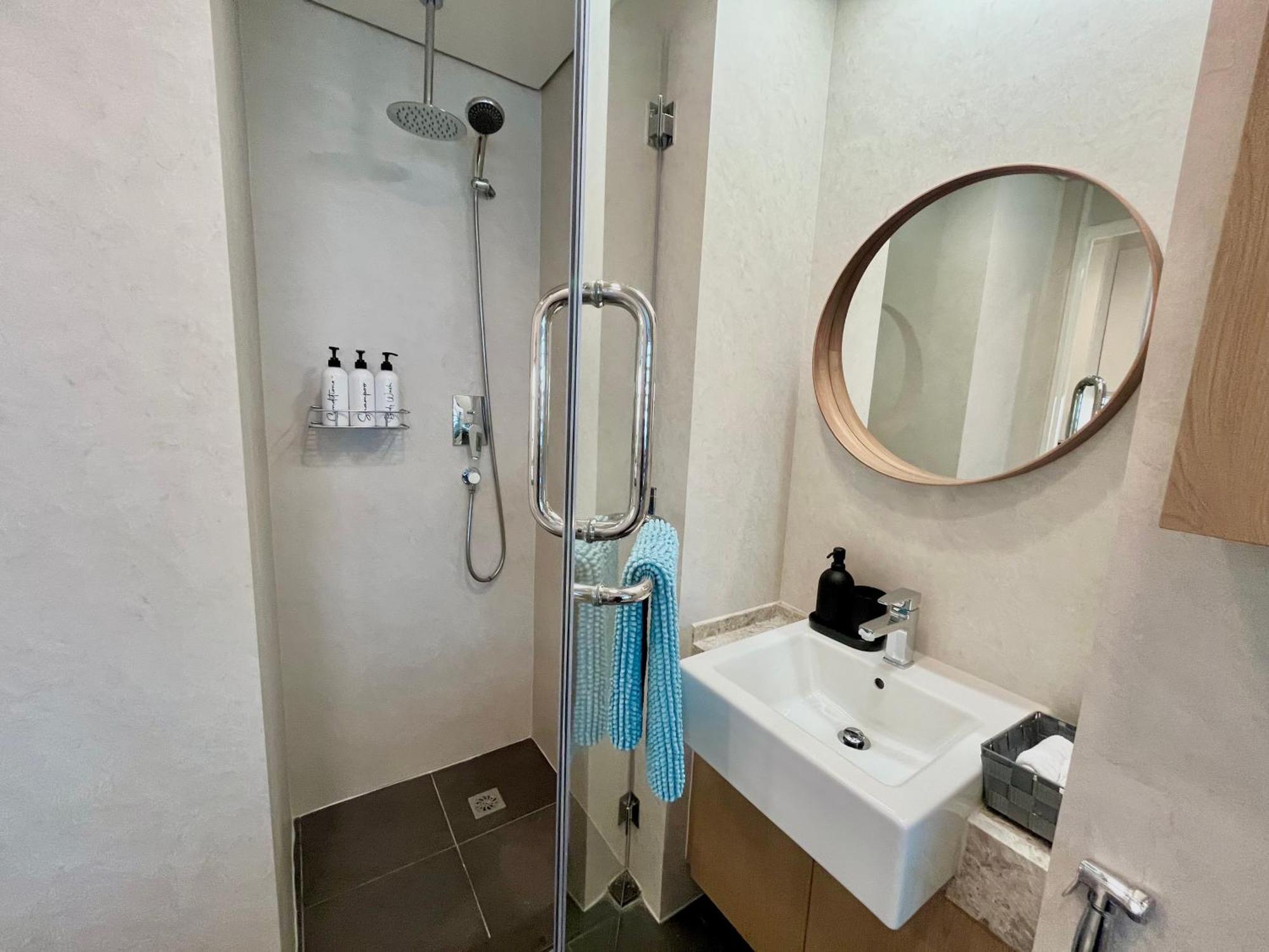 Upgraded & Cozy Boutique In Palm Jumeirah Pv7 * Dubai