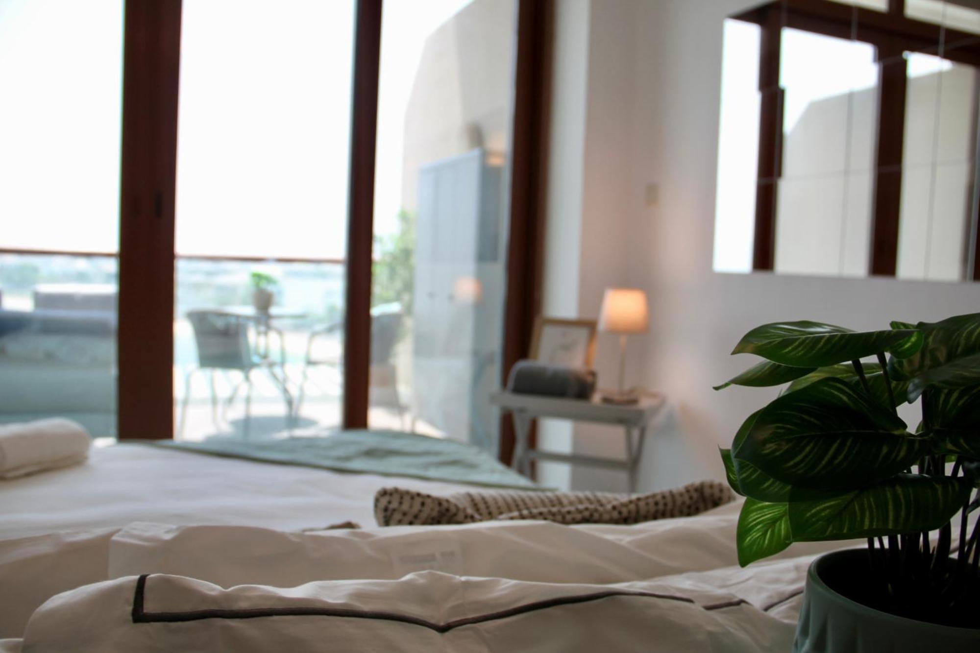 Upgraded & Cozy Boutique In Palm Jumeirah Pv7 Apartment *
