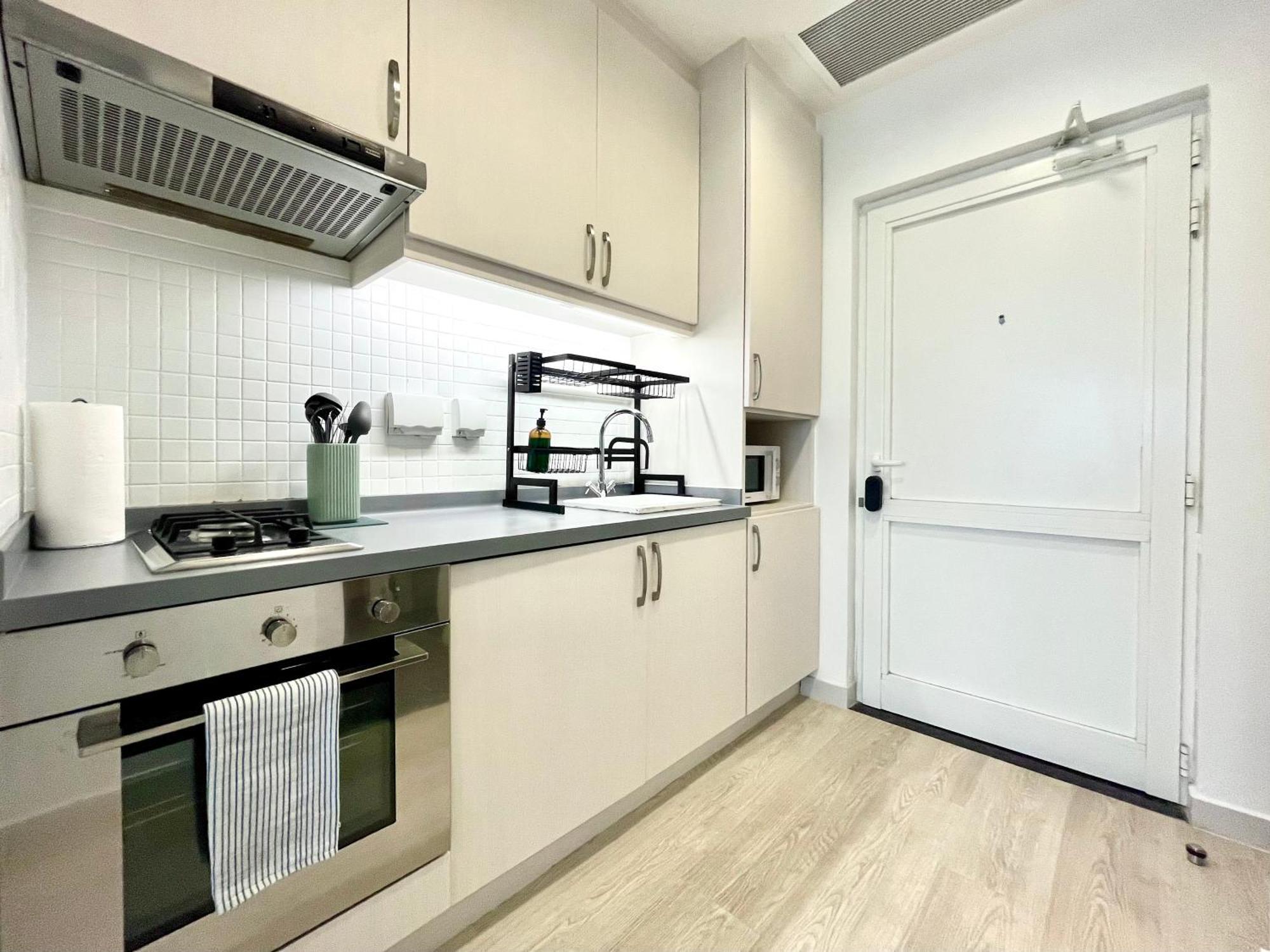 Apartment Upgraded & Cozy Boutique In Palm Jumeirah Pv7 *