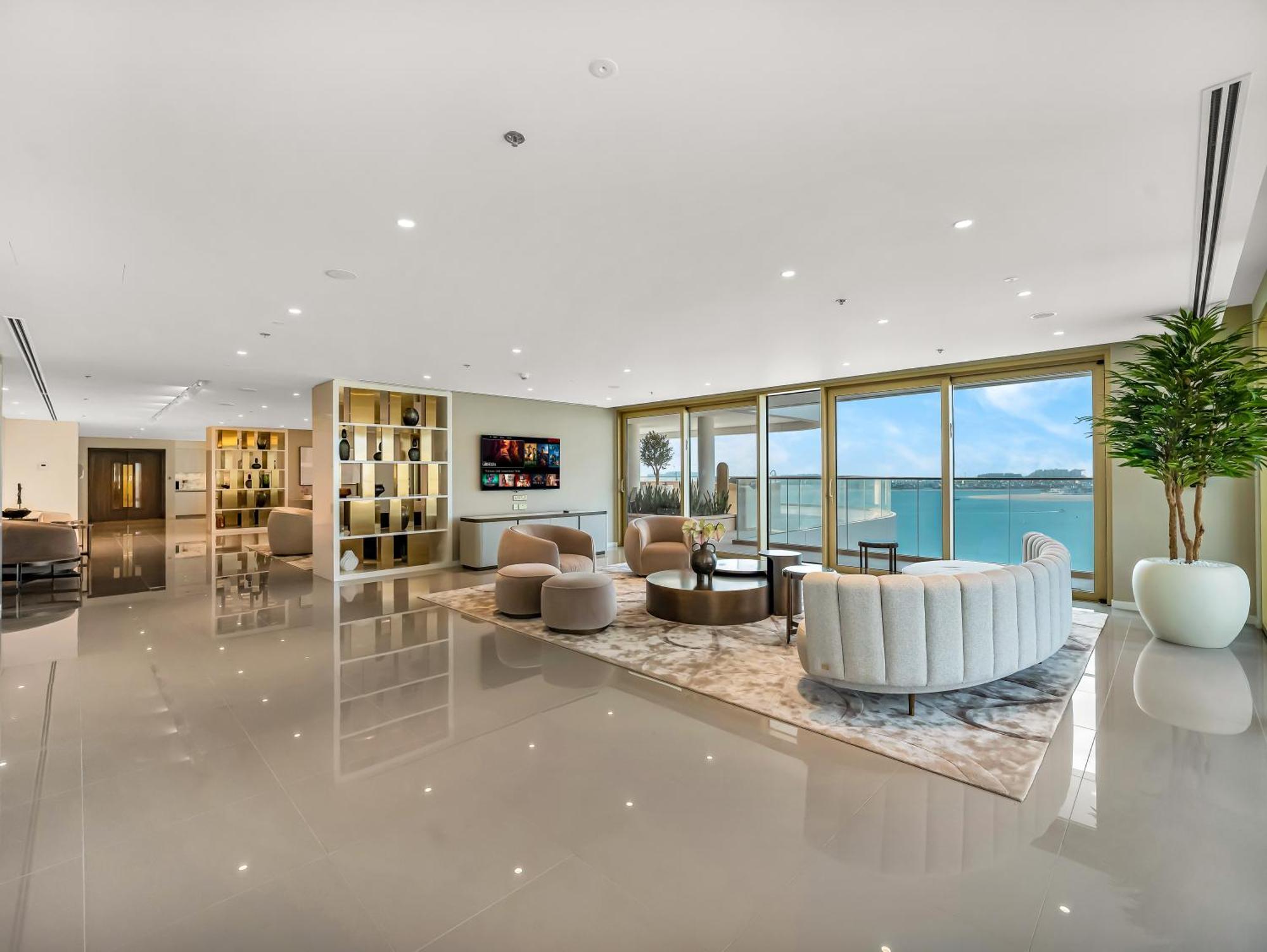 Ultra-luxury 2 Bedroom Beachfront Escape With Sea Views Dubai