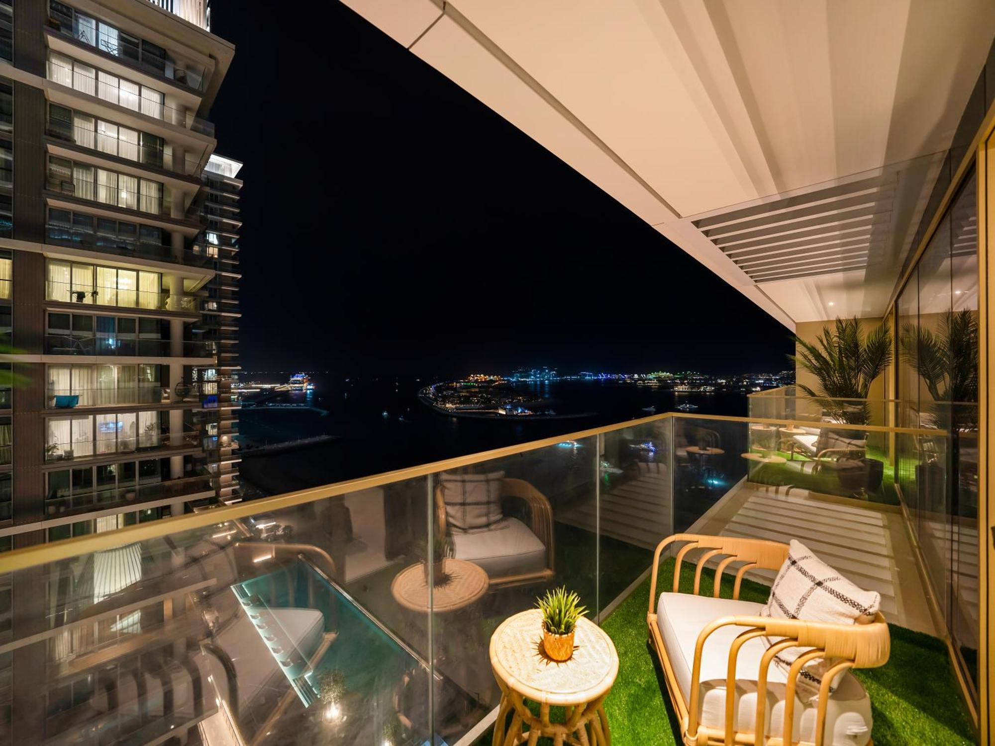 Ultra-luxury 2 Bedroom Beachfront Escape With Sea Views Apartment Dubai
