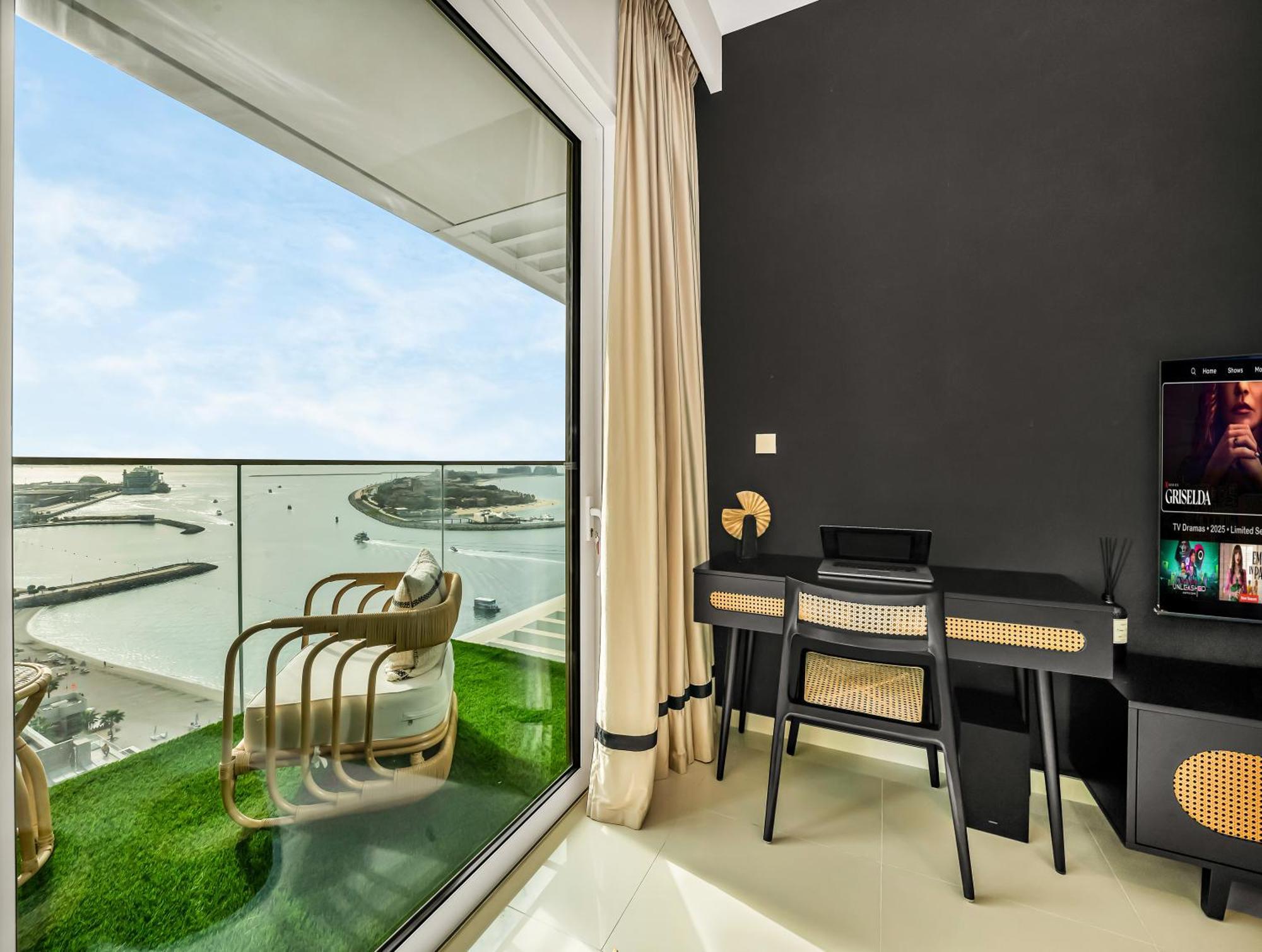 Ultra-luxury 2 Bedroom Beachfront Escape With Sea Views Dubai