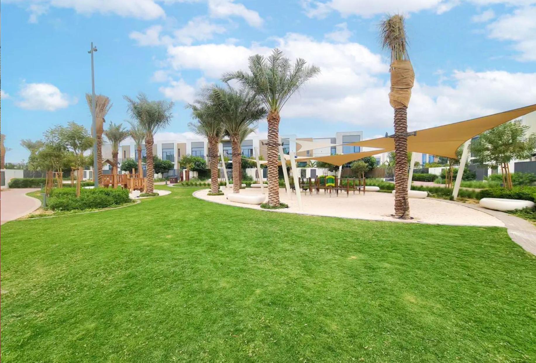 Golden Oasis- Luxury 3br With Maids *