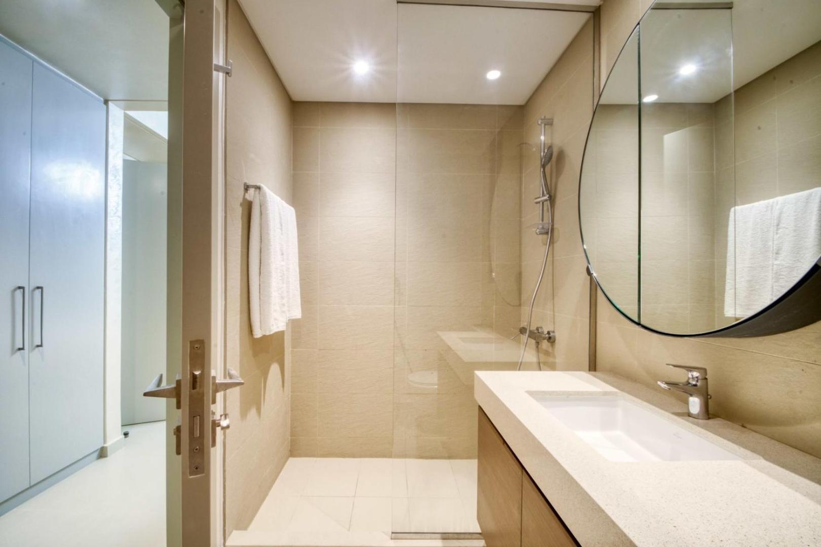 Golden Oasis- Luxury 3br With Maids *