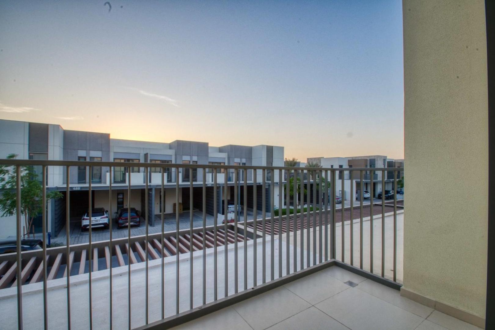 Golden Oasis- Luxury 3br With Maids
