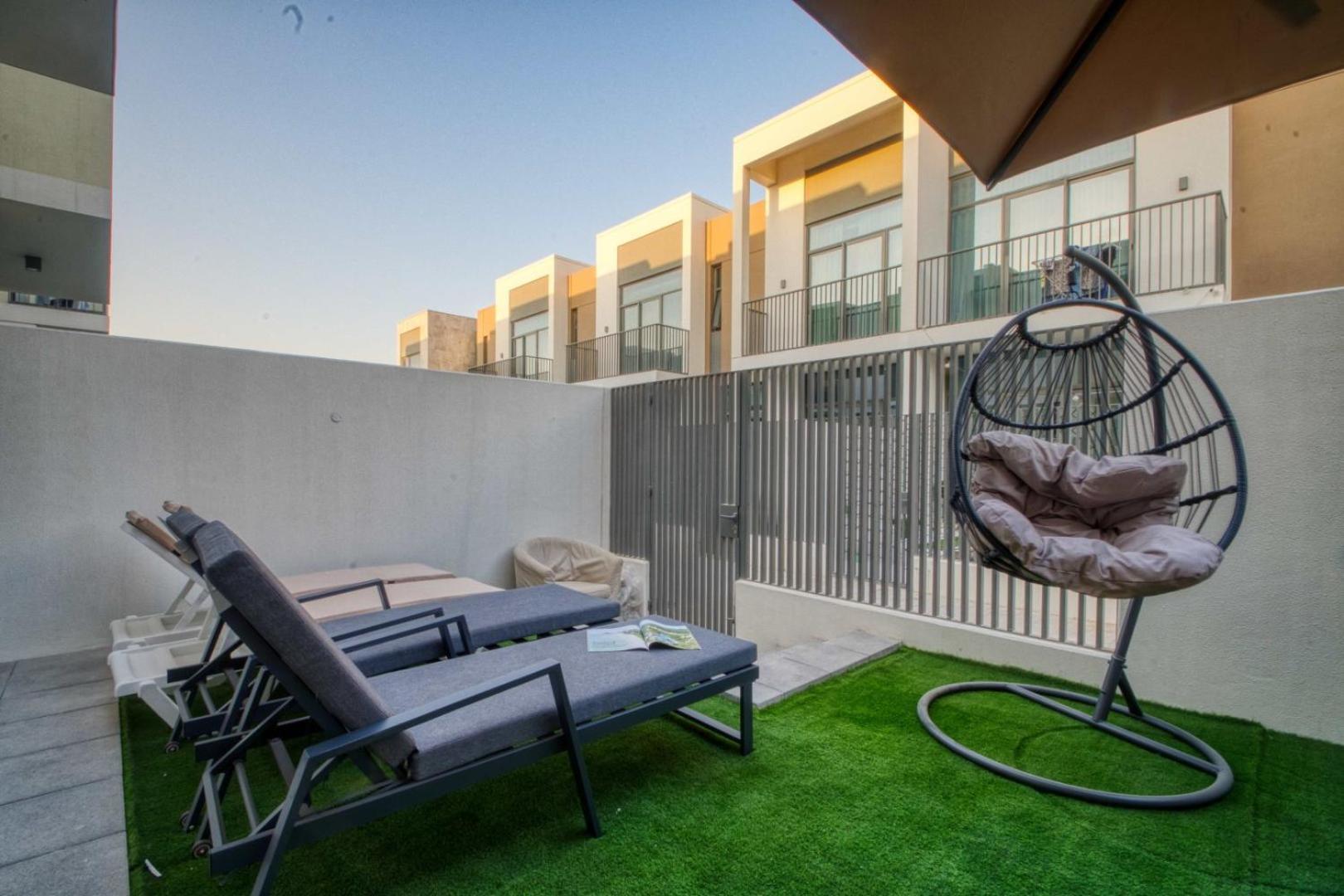 Golden Oasis- Luxury 3br With Maids *