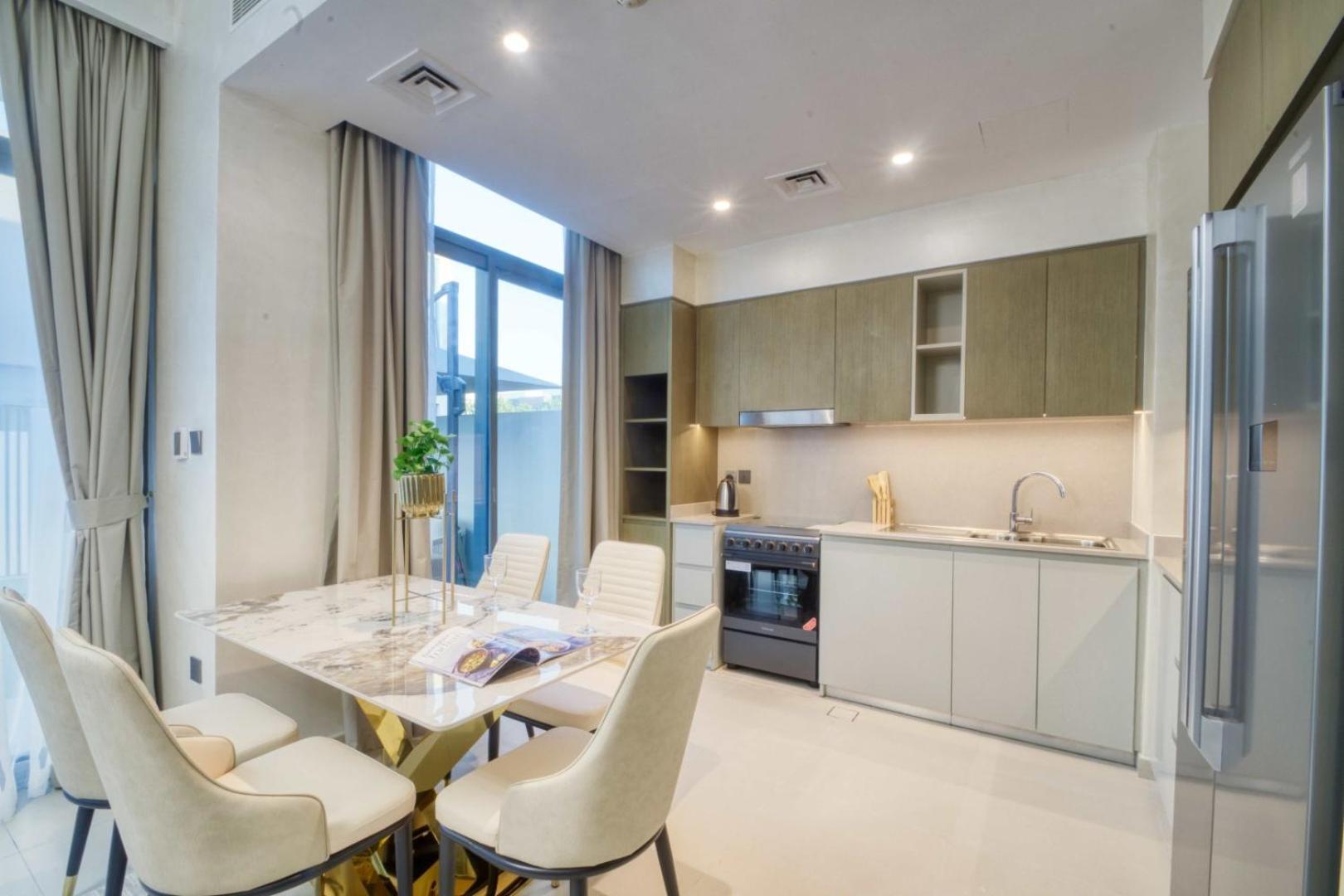 Golden Oasis- Luxury 3br With Maids