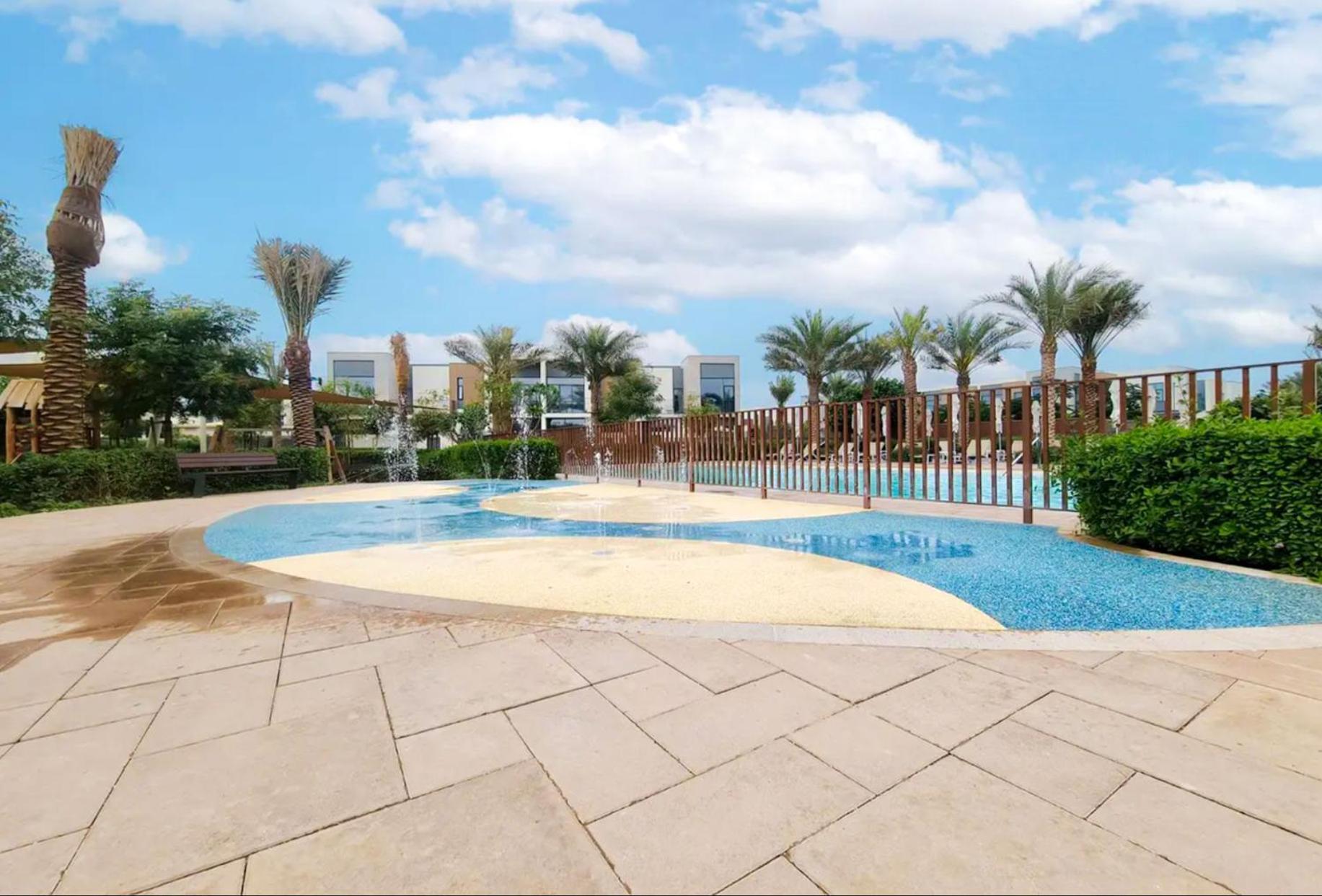 Golden Oasis- Luxury 3br With Maids Villa