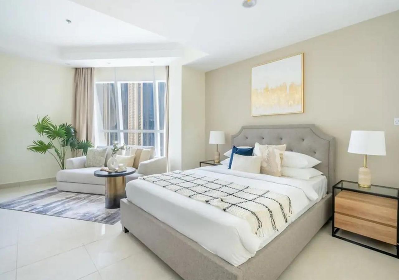 With Canal And Sea Views Close To Metro